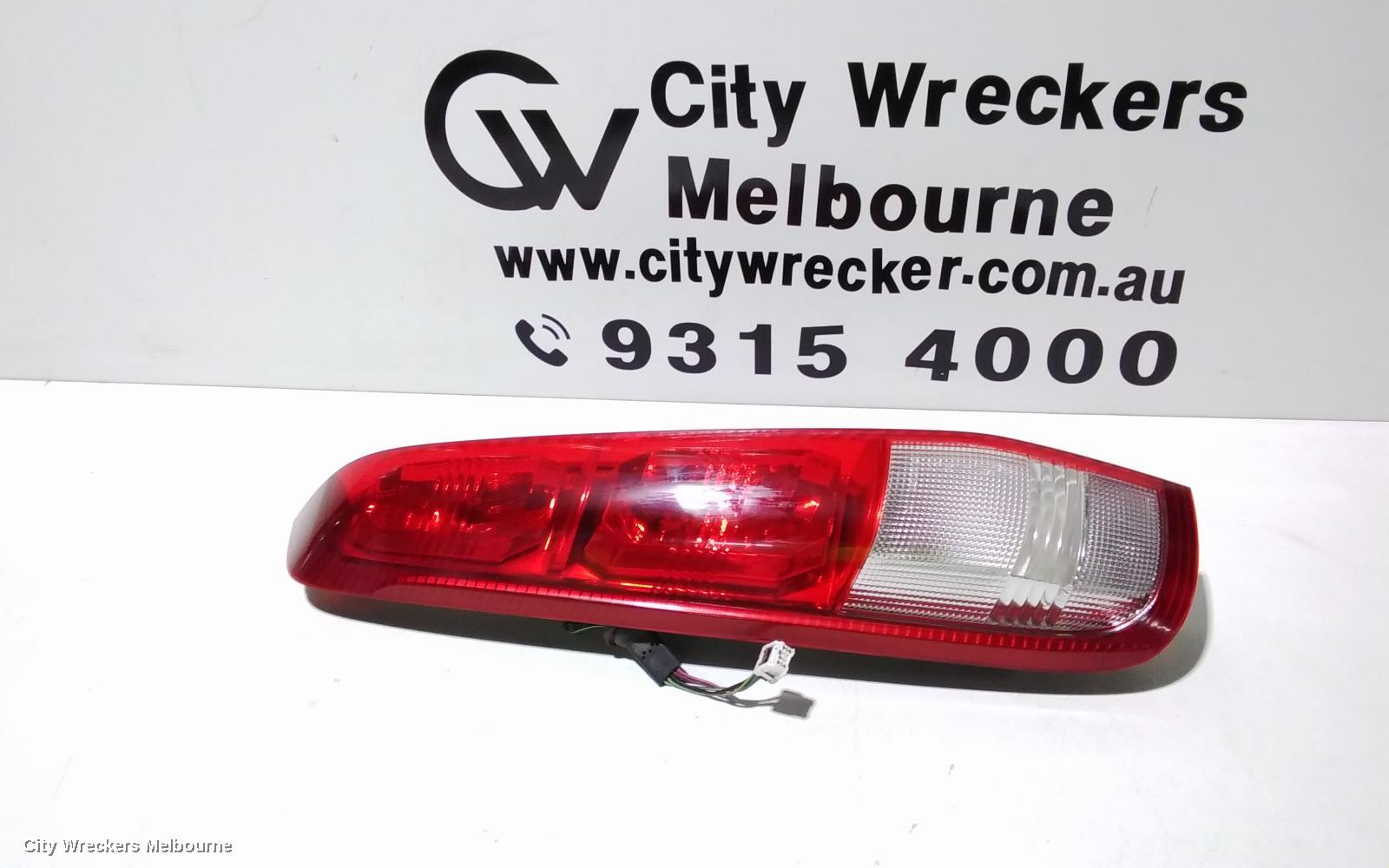 HONDA CRV LEFT TAILLIGHT, RD7, IN BODY, 12/2001 - 10/2004 - Image 1