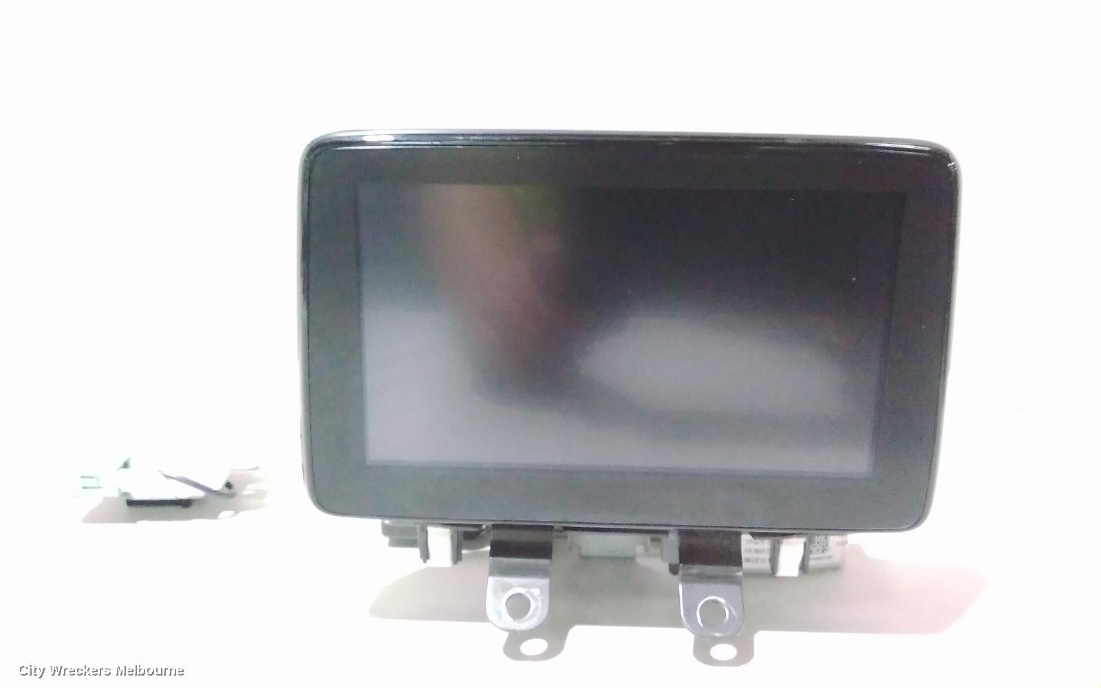 MAZDA CX3 RADIO/CD/DVD/SAT/TV, DISPLAY UNIT, 7IN TOUCHSCREEN, DK, 03/2015 - 02/2022 - Image 2