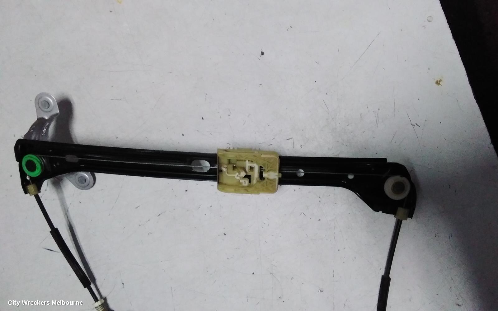 VOLKSWAGEN GOLF LEFT FRONT WINDOW REG/MOTOR, GEN 7, 5DR HATCH, DOOR REG ASSY (REG AND MOTOR), 11/2012 - 08/2020 - Image 3