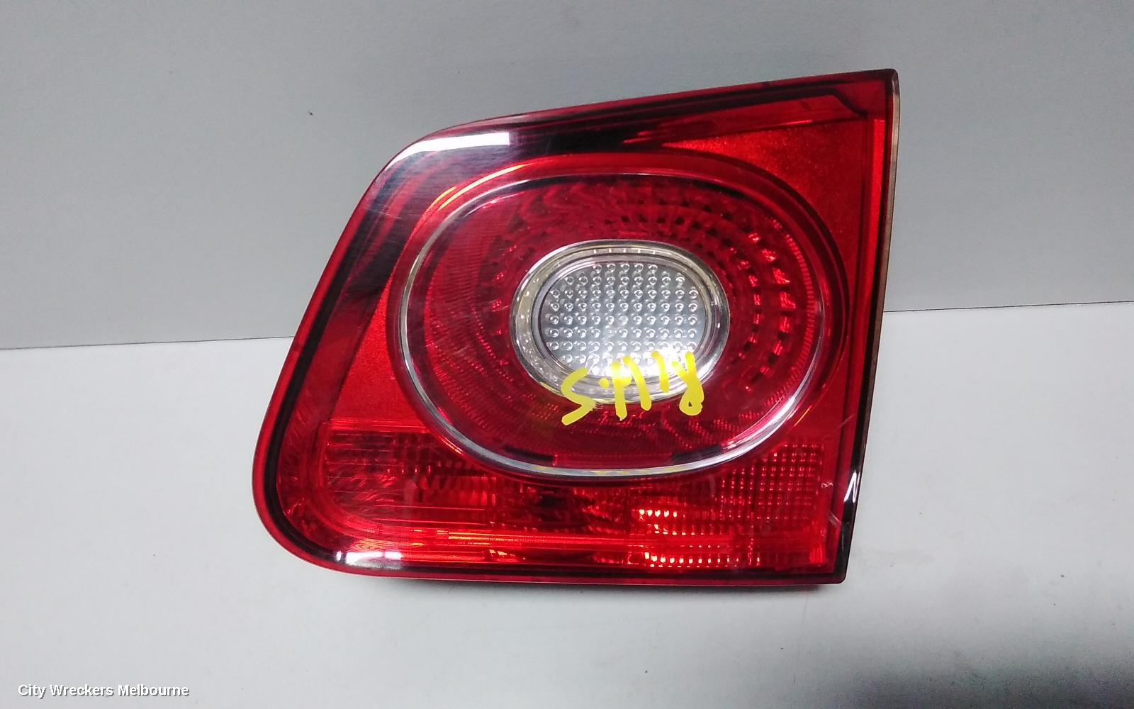 VOLKSWAGEN TIGUAN REAR GARNISH, TAILGATE LAMP (RH SIDE), 5N, 05/2008 - 06/2011 - Image 2