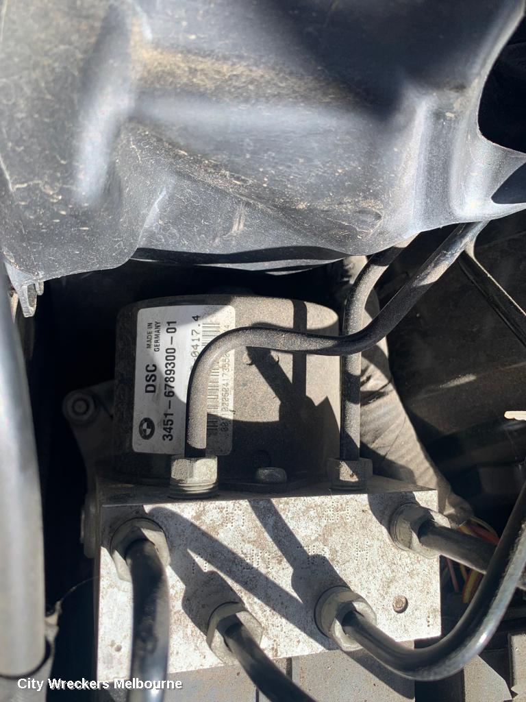 BMW 3 SERIES ABS PUMP/MODULATOR, E90, SEDAN, ON MOTOR P/N 34516789300, ON MODULE P/N 34526789301, 03/2005 - 01/2012 - Image 1