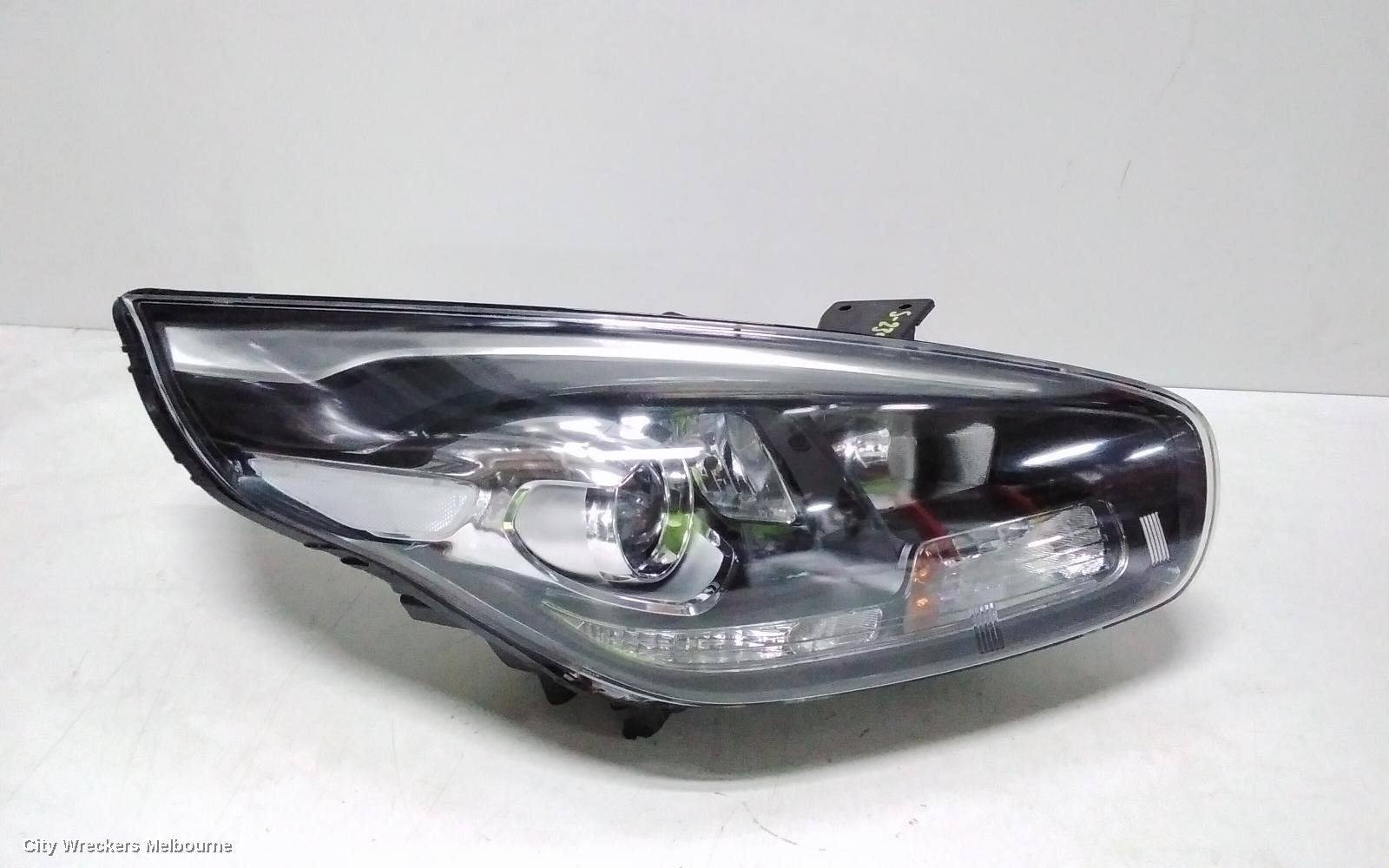 KIA RONDO RIGHT HEADLAMP, RP, NON H/LAMP WASHER TYPE, 06/2013 - 12/2018 - Image 1