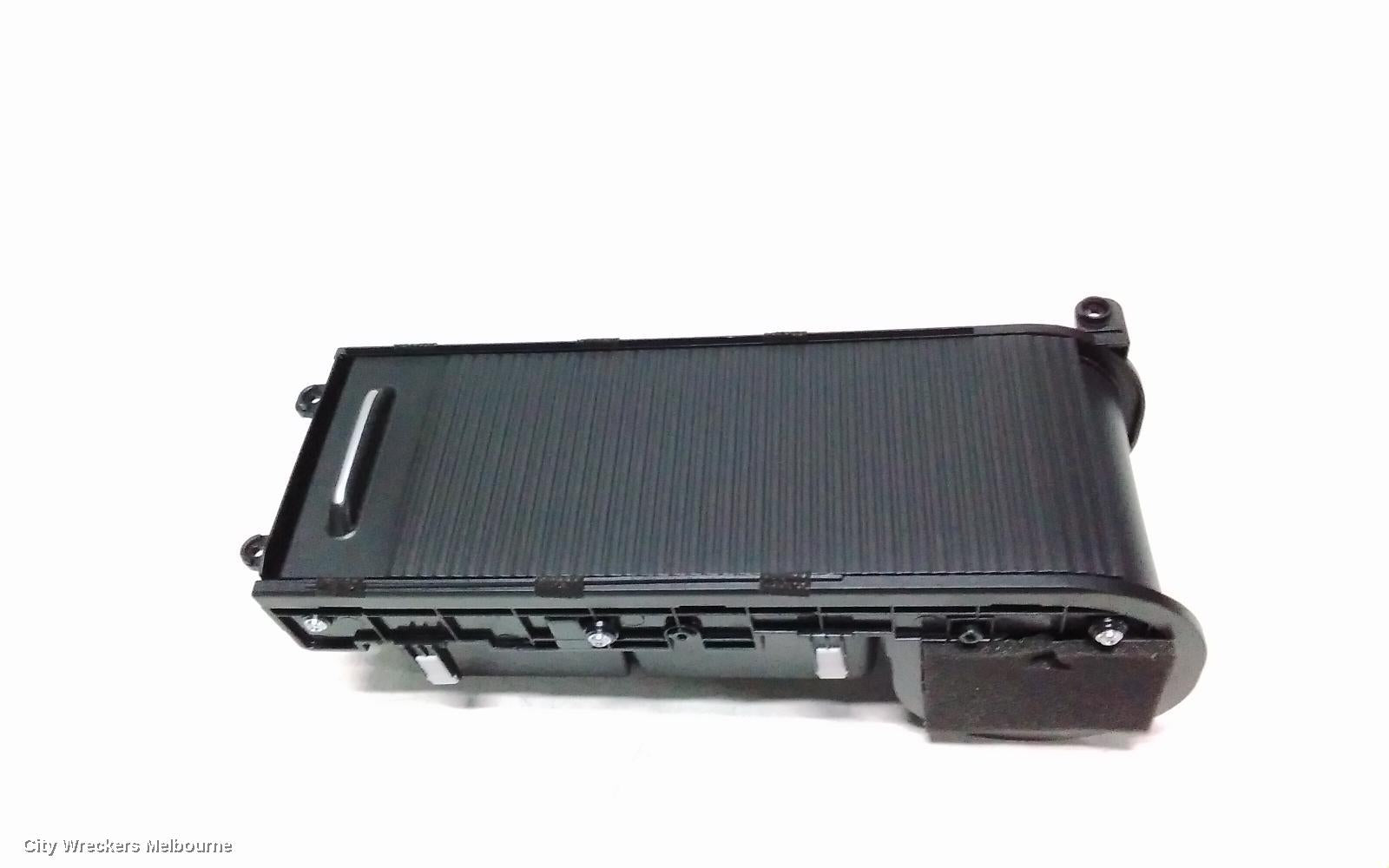 HYUNDAI I30, PD, HATCH, 03/2017 ONWARDS, CUP HOLDER: 118460 - Image 1