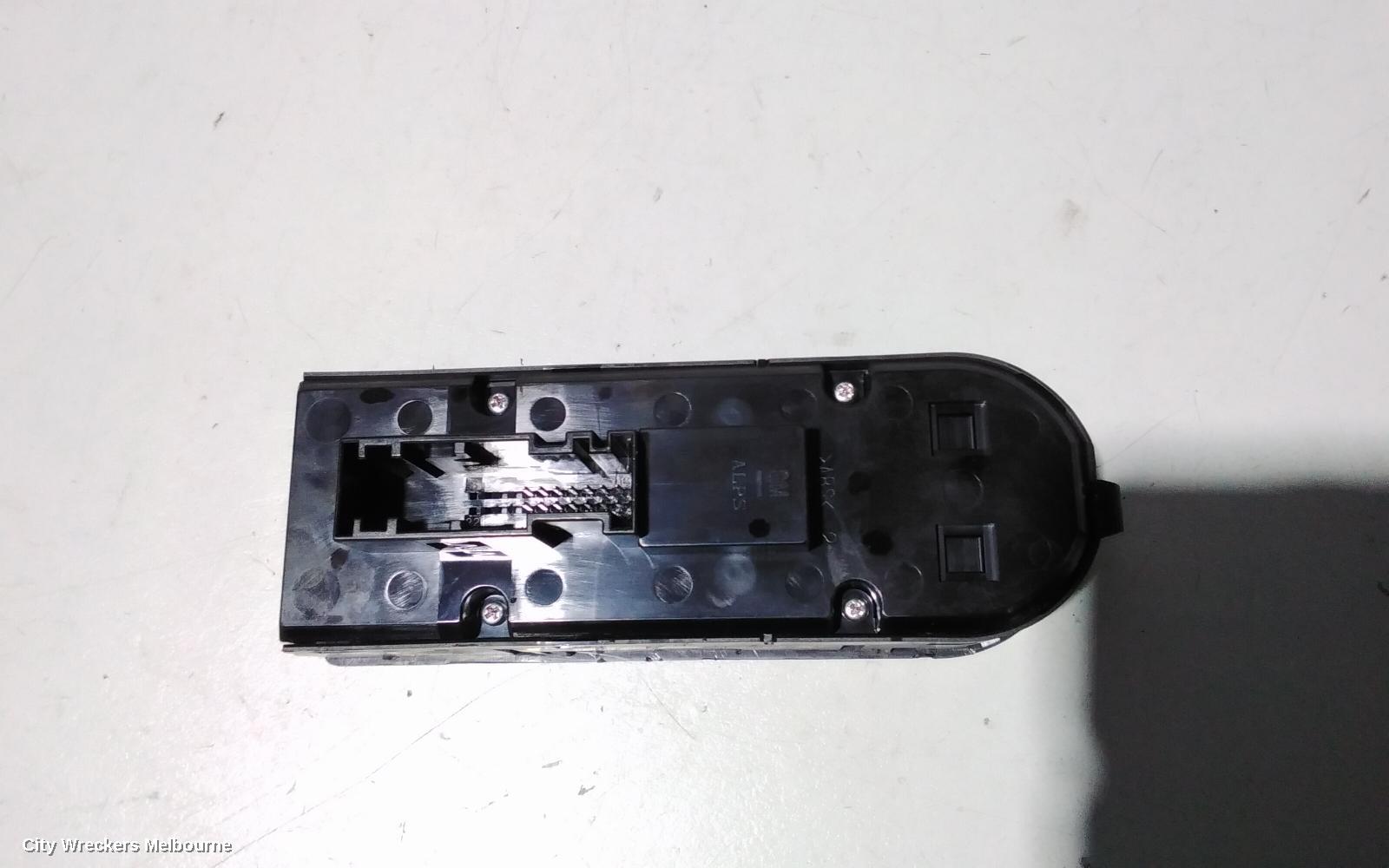 HOLDEN ASTRA PWR DR WIND SWITCH, AH, RH FRONT (MASTER SWITCH), 4 SWITCH TYPE (18 PIN), 10/2004 - 08/2009 - Image 2