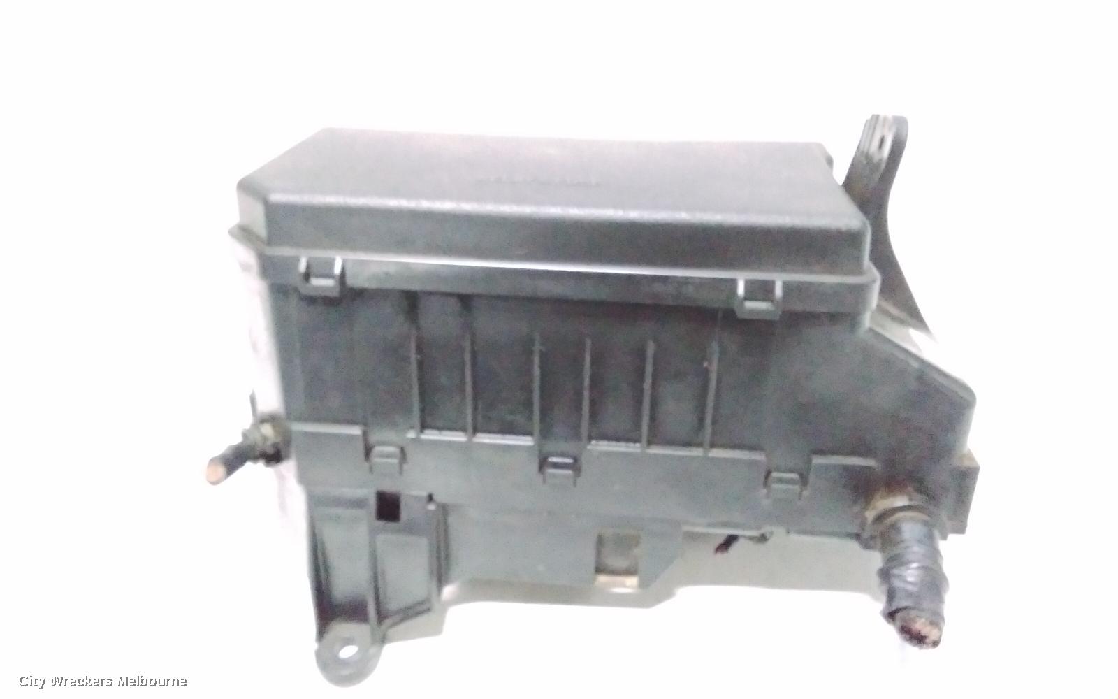 TOYOTA PRADO FUSE BOX, 150 SERIES, ENGINE BAY, MAIN RELAY/FUSE BOX, DIESEL, 3.0, 1KD-FTV, 08/2009 - 05/2015 - Image 3