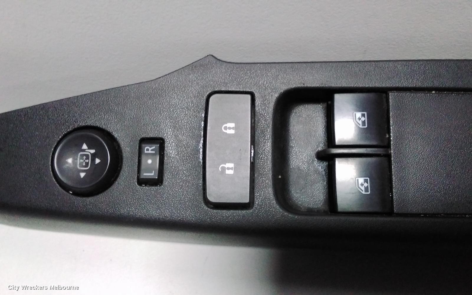 HOLDEN ASTRA PWR DR WIND SWITCH, RH FRONT (MASTER SWITCH), BK-BL, 5DR HATCH/SEDAN, 09/2016 - 12/2020 - Image 3