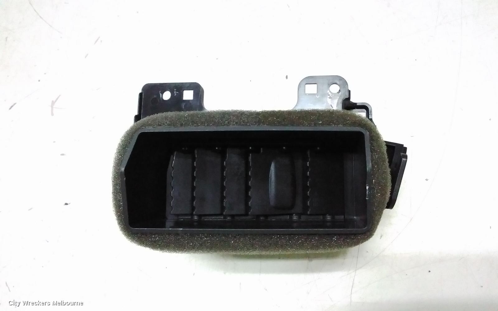 GENESIS GV70, JK, 03/2021 ONWARDS, 97480-AR900  RHF AIRVENT  : 125285 - Image 3