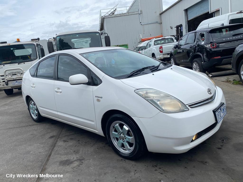 TOYOTA PRIUS LEFT FRONT DOOR, NHW20R, 10/2003 - 05/2009 - Image 2