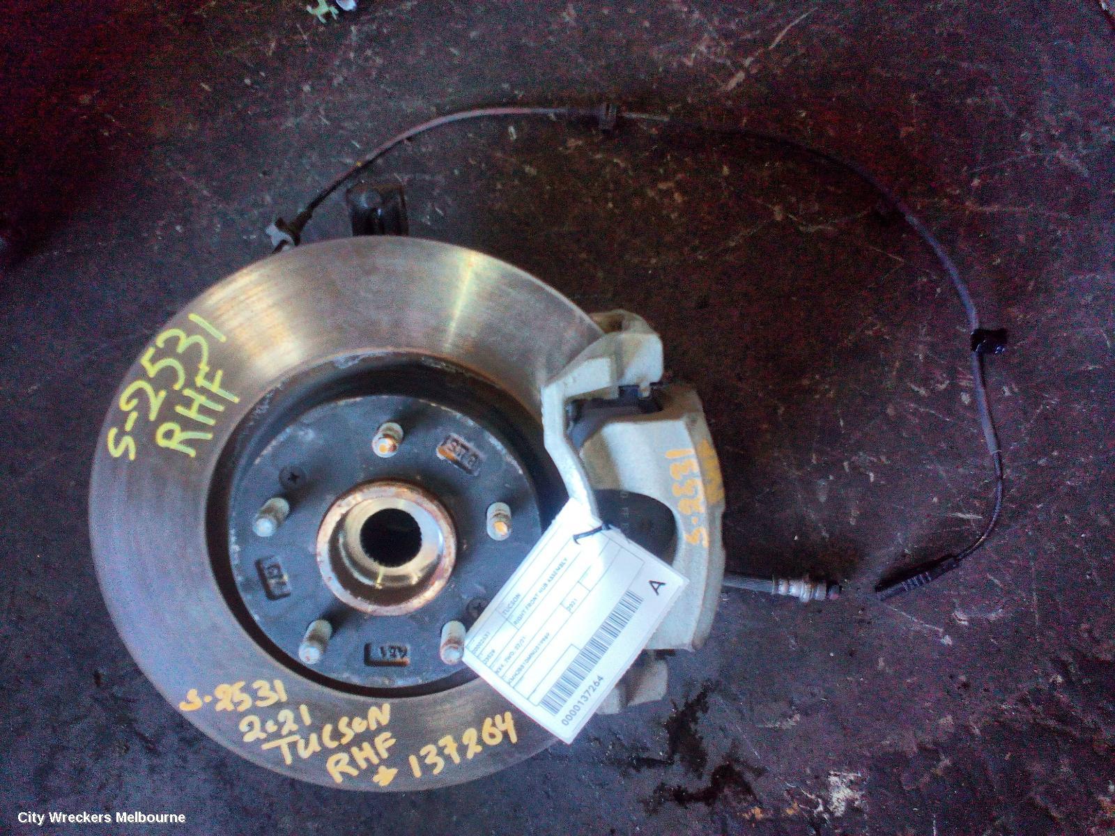 HYUNDAI TUCSON RIGHT FRONT HUB ASSEMBLY, NX4, 2WD, 02/2021 ONWARDS - Image 3