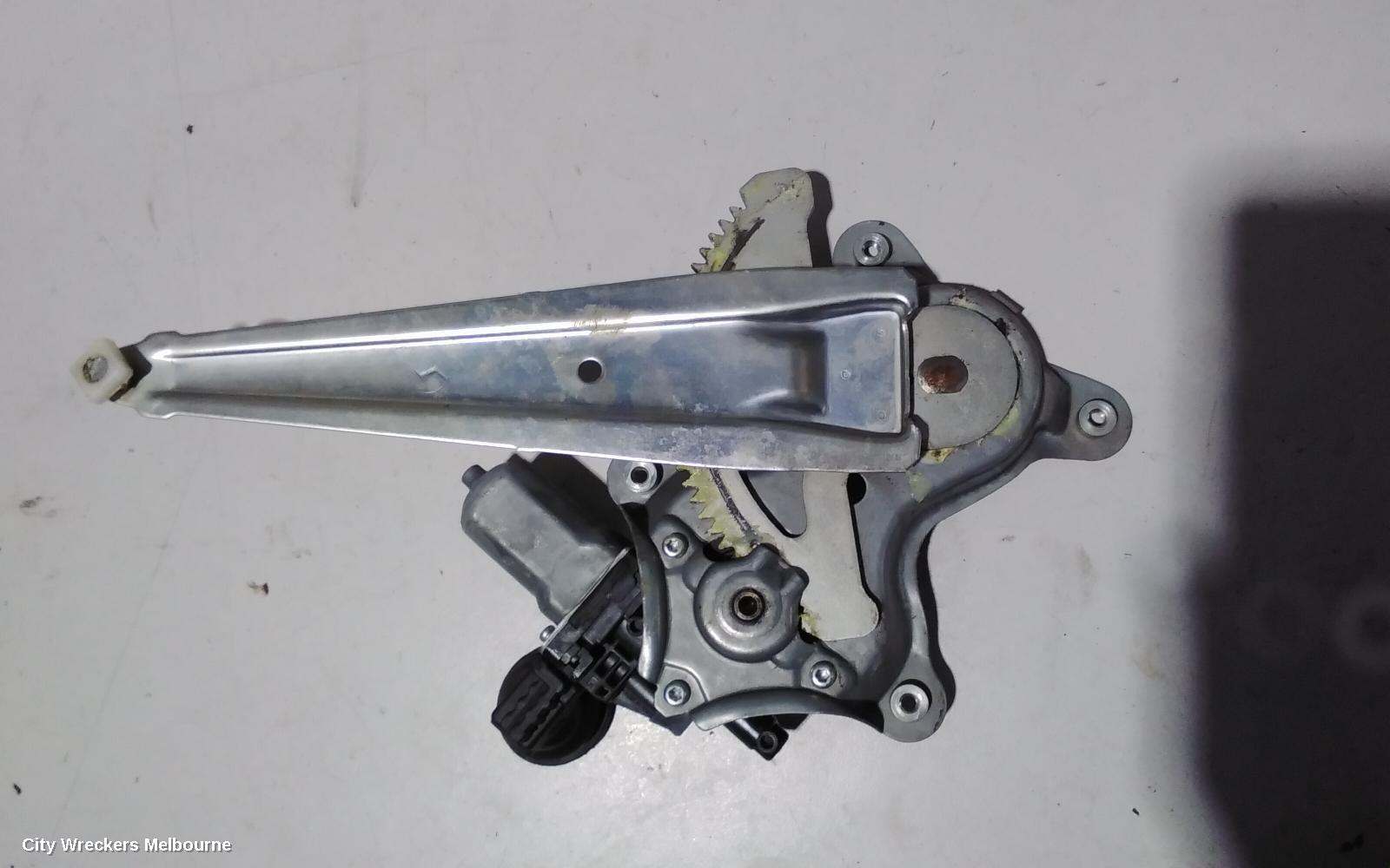 TOYOTA CAMRY RIGHT REAR WND REG/MOTOR, ASV50/AVV50, POWER, 12/2011 - 10/2017 - Image 3