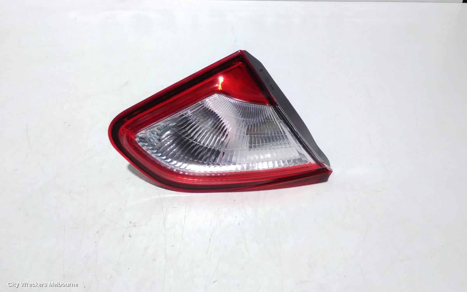NISSAN DUALIS REAR GARNISH, TAILGATE LAMP (LH SIDE), J10, 01/2010 - 05/2014 - Image 2