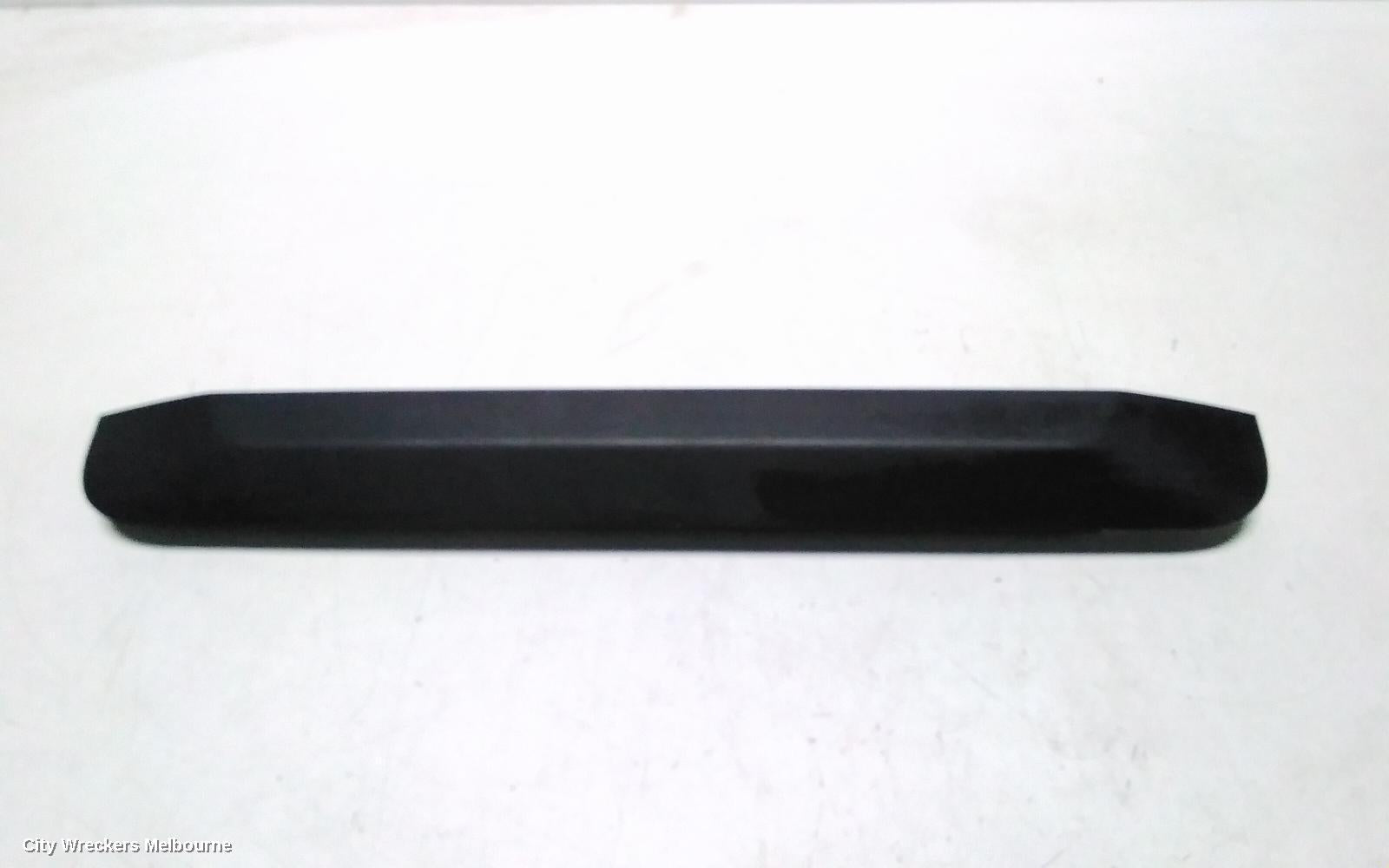 LDV DELIVER 9 REAR GARNISH, LH BARN DOOR, UPPER GARNISH MOULDING, 07/2020 ONWARDS - Image 3