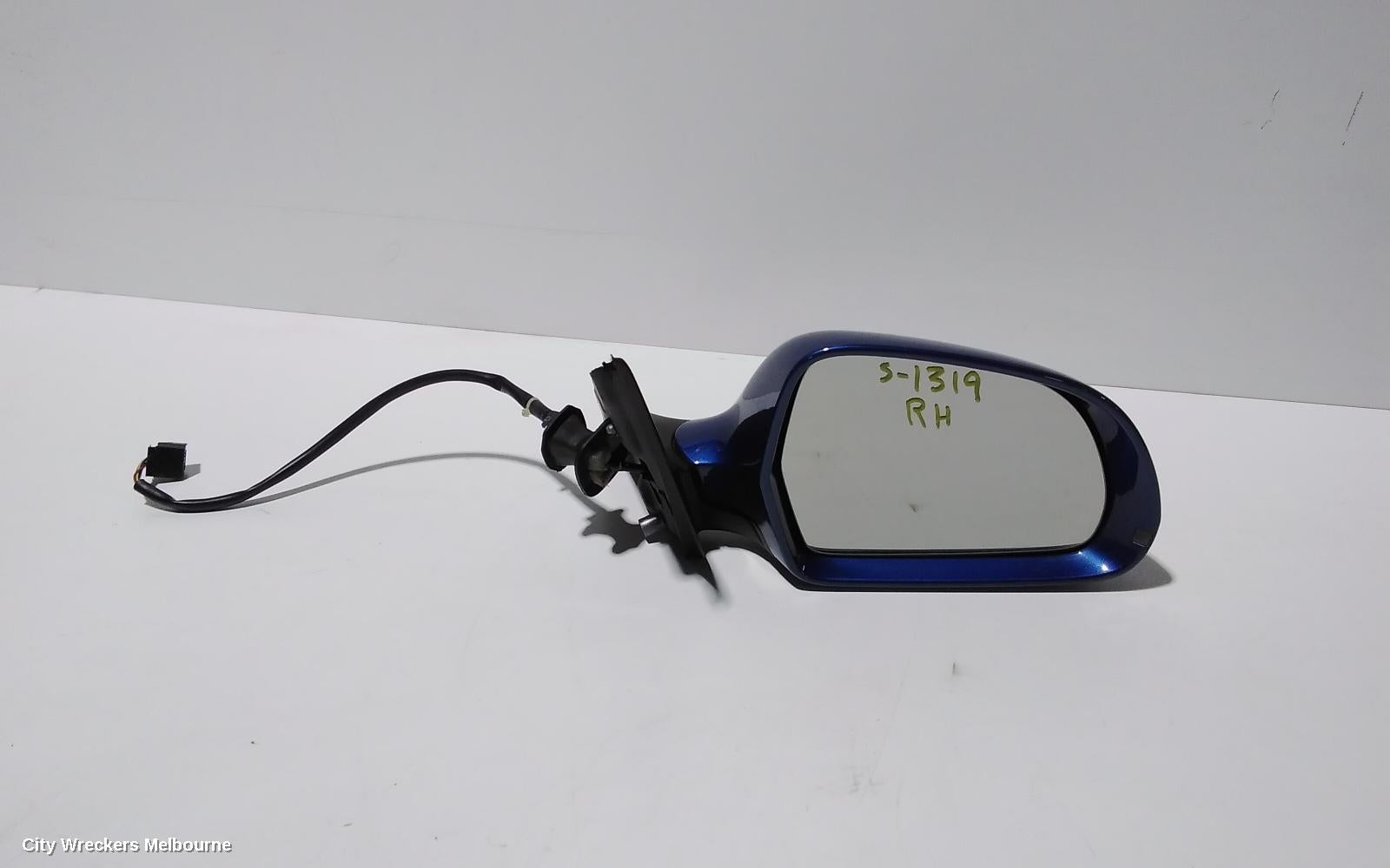 AUDI A4 RIGHT DOOR MIRROR, B8 8K, A4, MANUAL FOLD, NO LANE CHANGE ASSIST TYPE, 1 PLUG (6 WIRE), 02/2008 - 05/2009 - Image 1