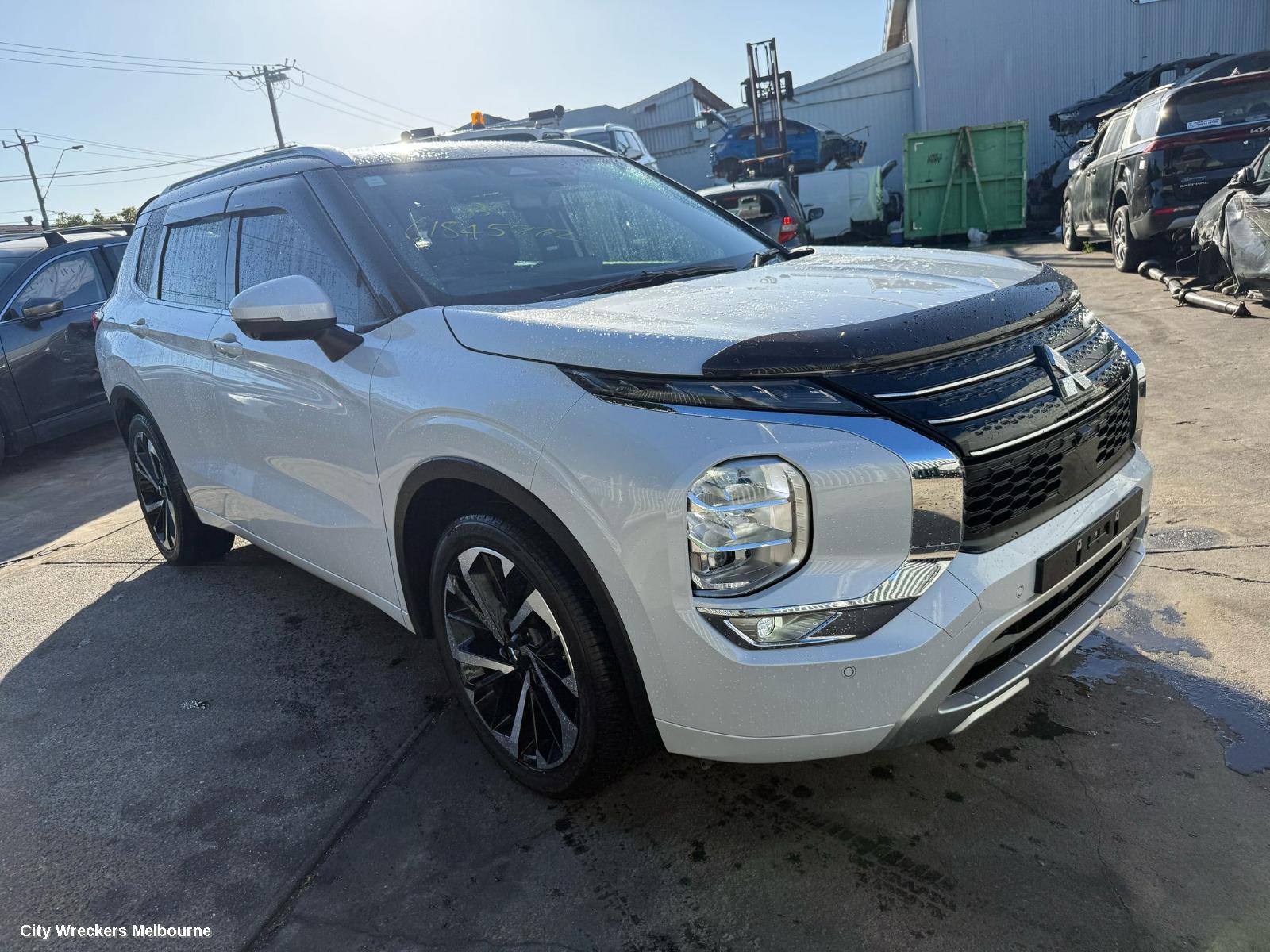 MITSUBISHI OUTLANDER DOOR TRIM, RH FRONT, LEATHER, LIGHT GREY, ZM, 08/2021 ONWARDS - Image 3