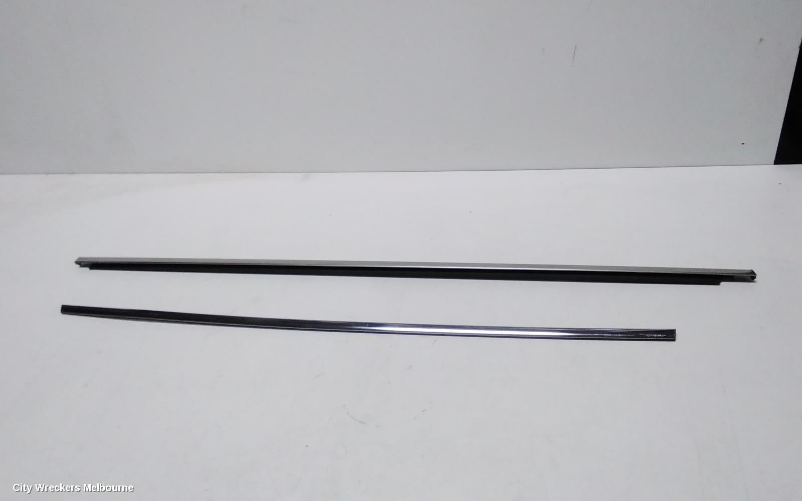 VOLKSWAGEN TIGUAN DOOR MOULD, LEFT REAR UPPER CHROME DOOR BELT,  UNDER GLASS AND TOP OF  GLASS / 7 SEATER TYPE : 117532, 5NA, DOOR MOULD, LH REAR, 06/2016 - 02/2024 - Image 2