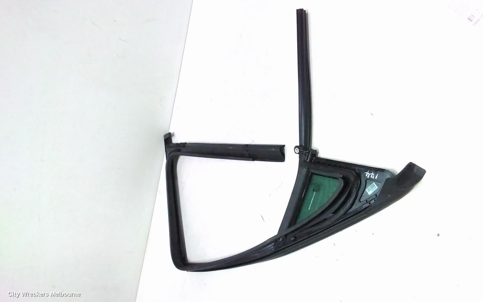 HYUNDAI SANTA FE RIGHT FRONT 1/4 DOOR GLASS, MX5, 11/2023 ONWARDS - Image 2