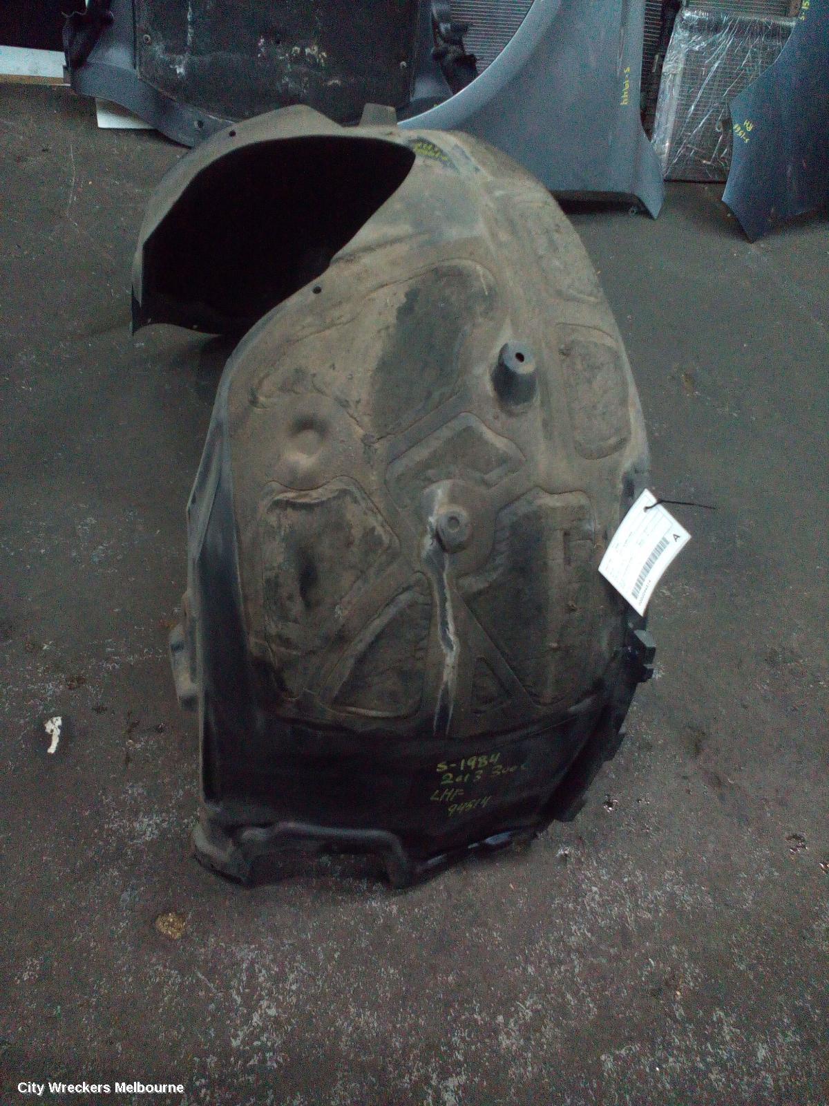 CHRYSLER 300C LEFT GUARD LINER, LX2, FRONT, 12/2011 - 12/2014 - Image 3