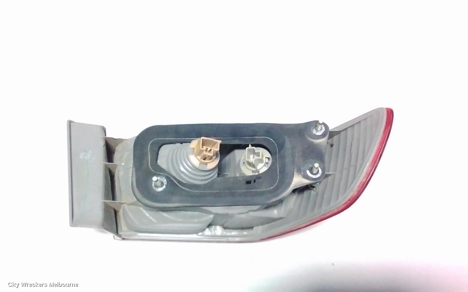 TOYOTA CAMRY RIGHT TAILLIGHT, SK20, SEDAN, 10/2000 - 08/2002 - Image 3