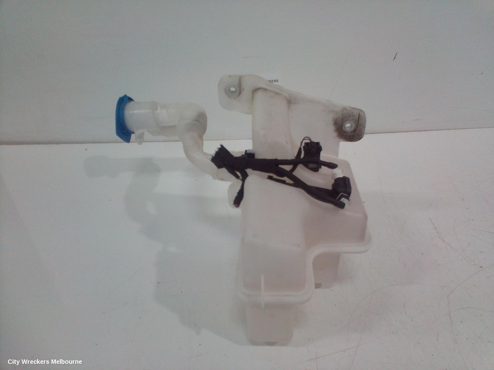 VOLKSWAGEN PASSAT WASHER BOTTLE, B8/MK7, 06/2015 ONWARDS - Image 3