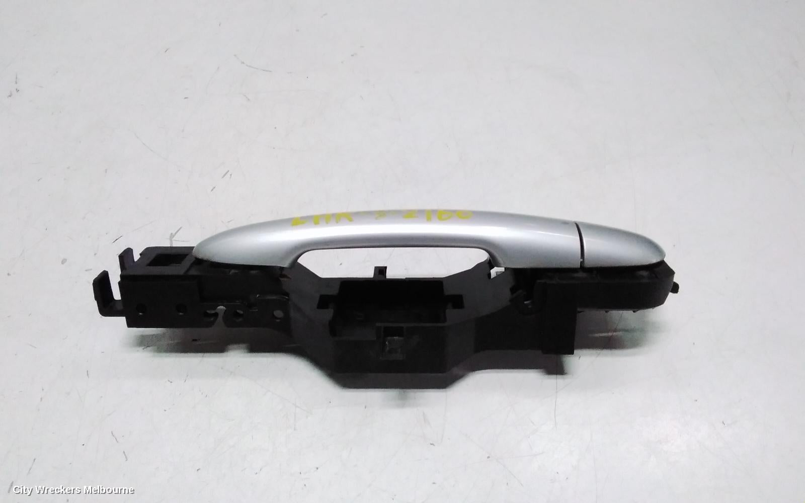 RENAULT KALEOS DOOR HANDLE, H45, OUTER, LH FRONT/REAR, 09/2008 - 10/2011 - Image 2