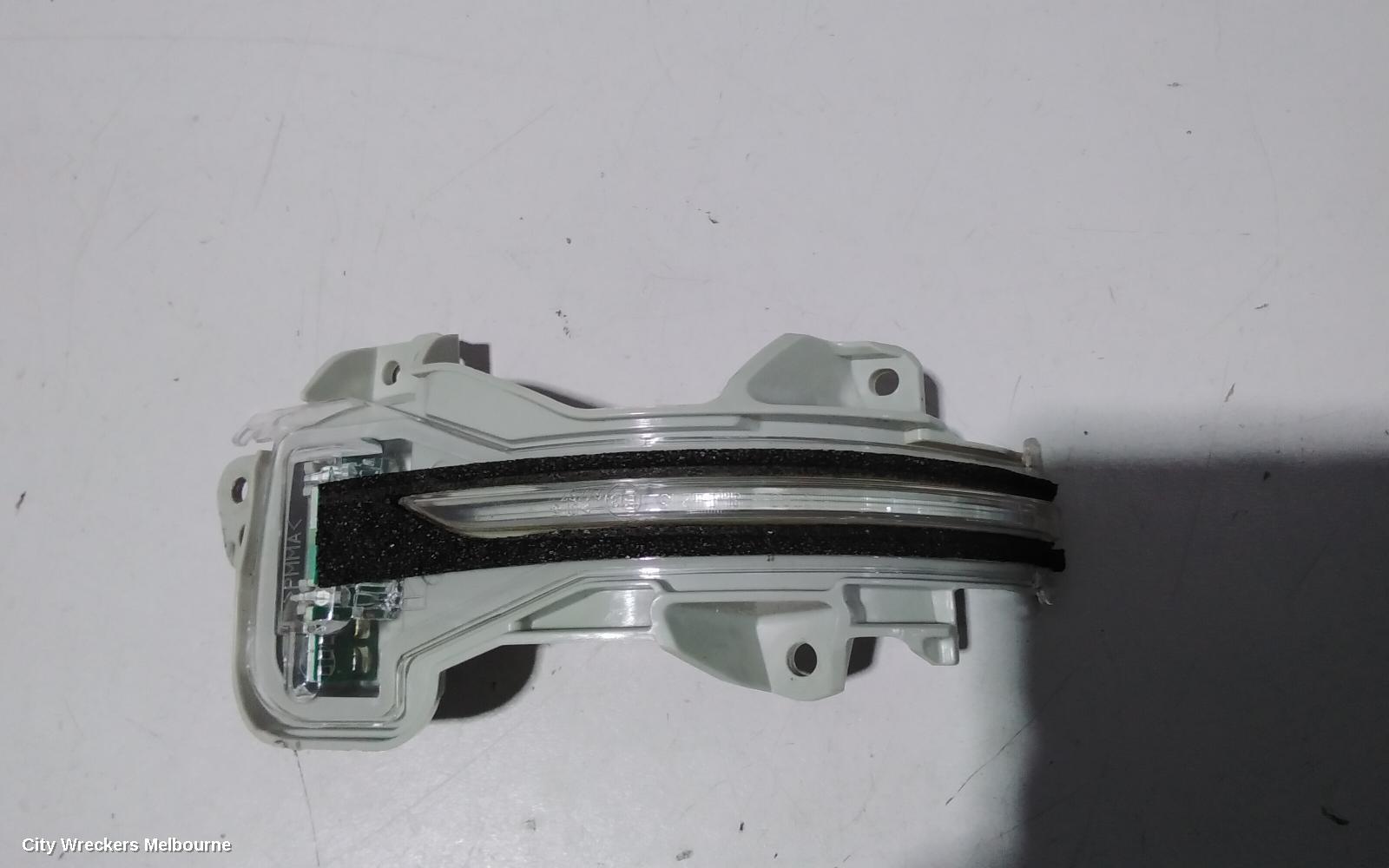 HONDA CRV RIGHT DOOR MIRROR, RW, POWER FOLDING, HEATED, NON CAMERA TYPE, 05/2017 - 08/2023 - Image 1