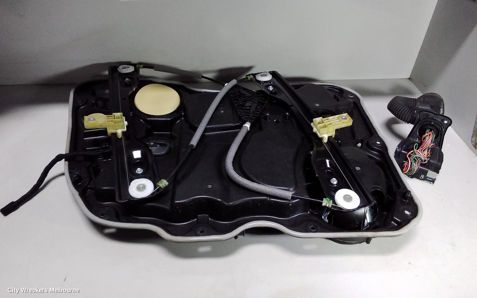 JEEP CHEROKEE RIGHT FRONT WINDOW REG/MOTOR, KL, 02/2014 ONWARDS - Image 3