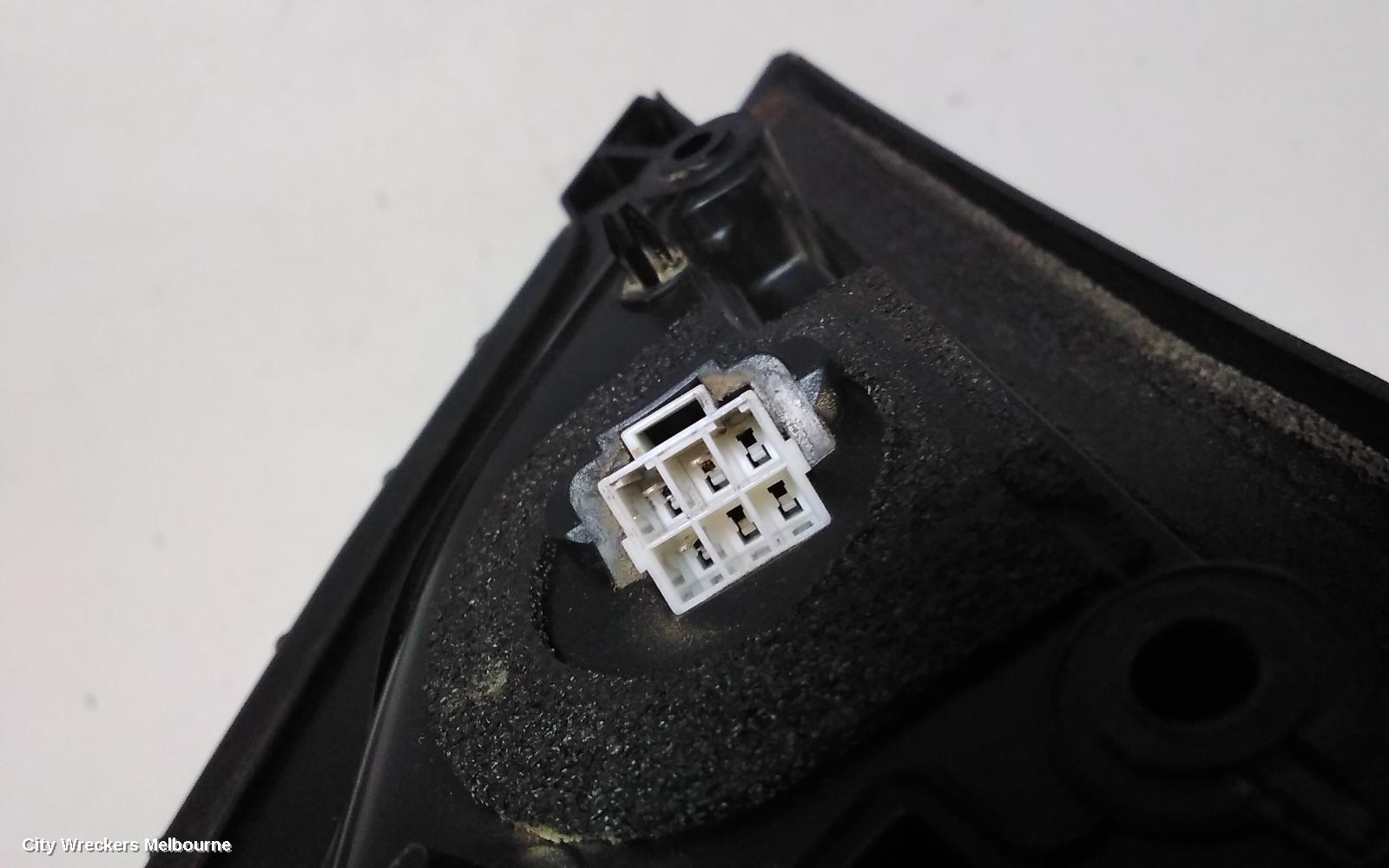 HOLDEN COMMODORE RIGHT DOOR MIRROR, VE, NON HEATED & NON PUDDLE LAMP TYPE, 08/2006 - 04/2013 - Image 3