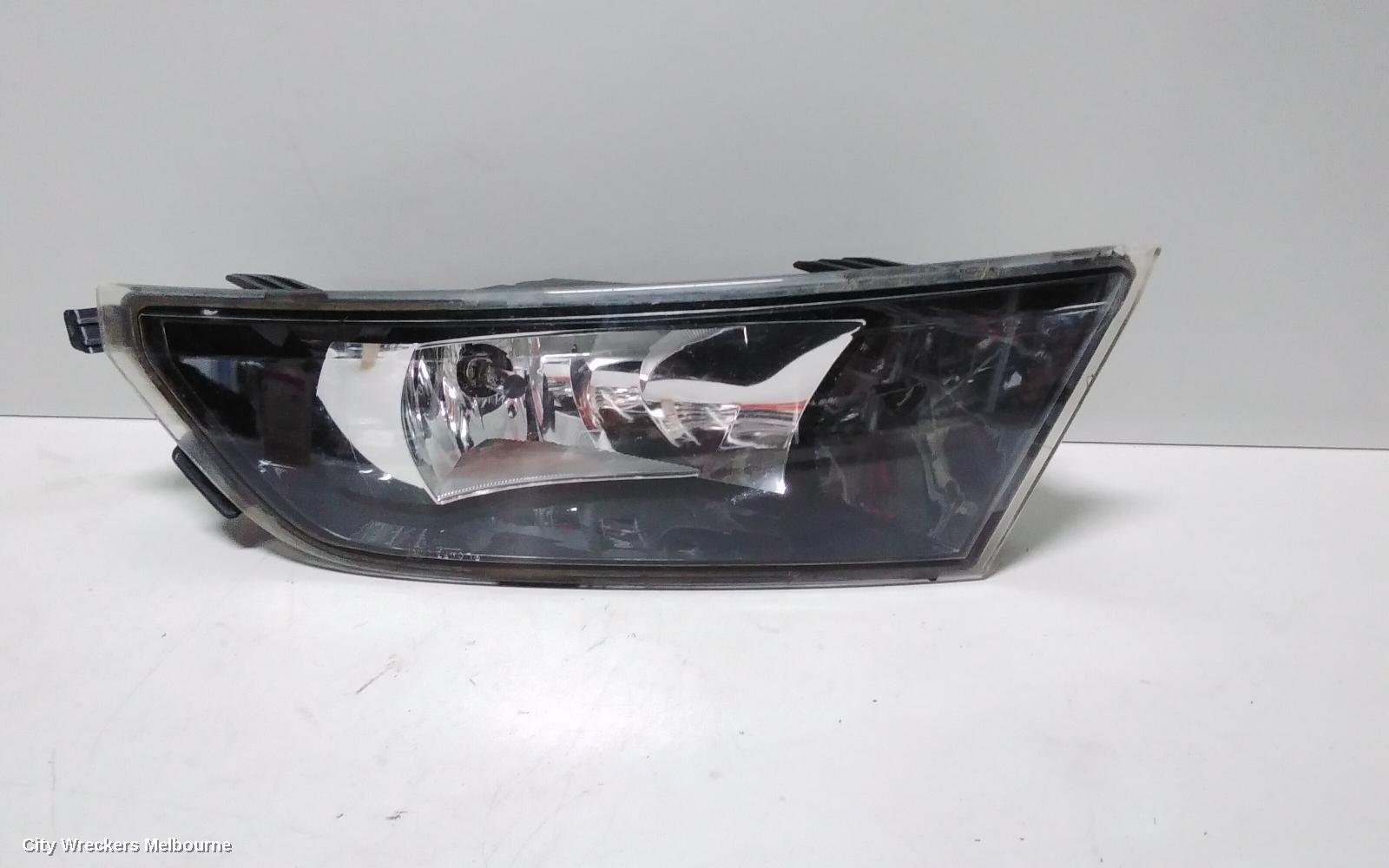 SKODA FABIA LEFT INDICATOR/FOG/SIDE, BUMPER FOGLAMP, CLEAR SURROUND NJ, 01/2015 - 06/2018 - Image 2