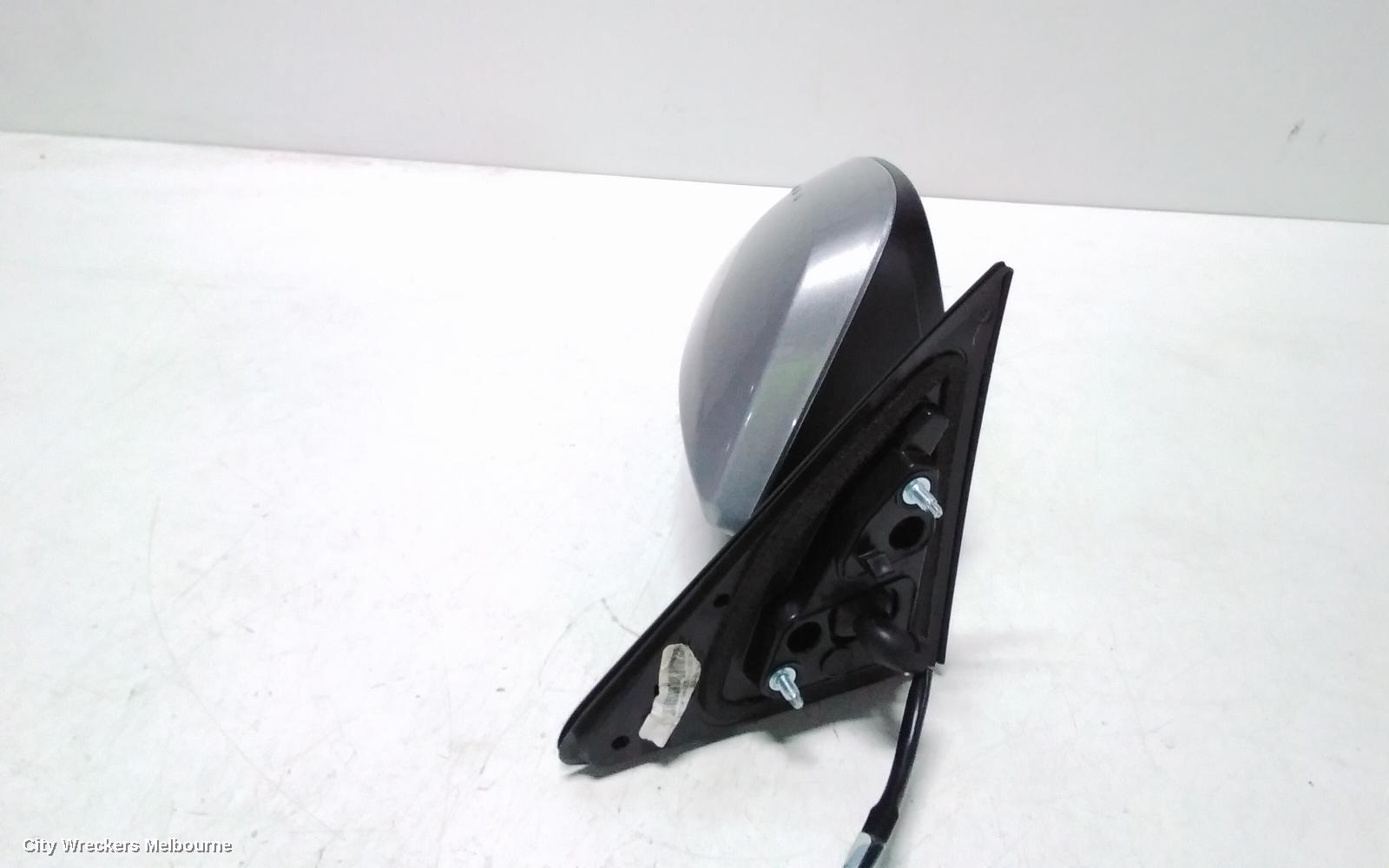 TOYOTA KLUGER RIGHT DOOR MIRROR, GSU50/GSU55, GX/GXL, NON HEATED, NON MEMORY FUNCTION & NON BLIND SPOT, 12/2013 - 10/2016 - Image 3