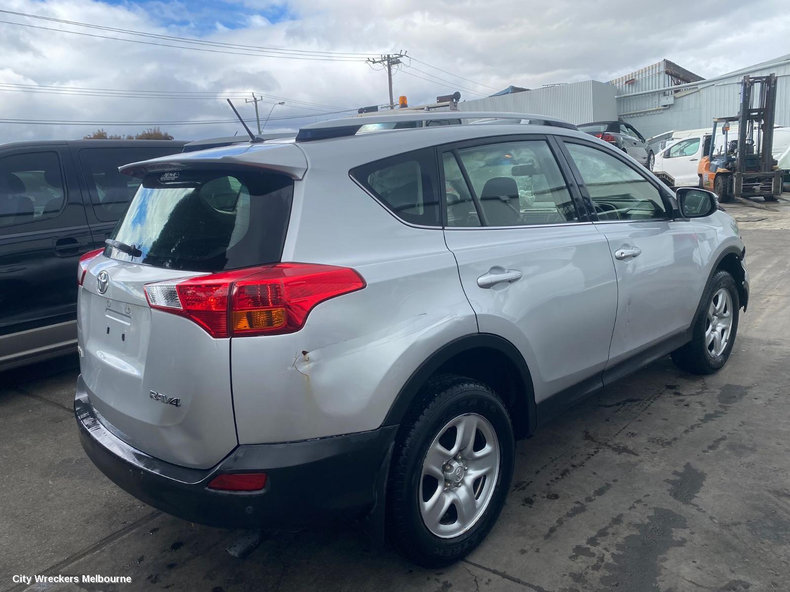 TOYOTA RAV4 RIGHT GUARD LINER, XA40, 12/2012 - 11/2018 - Image 3