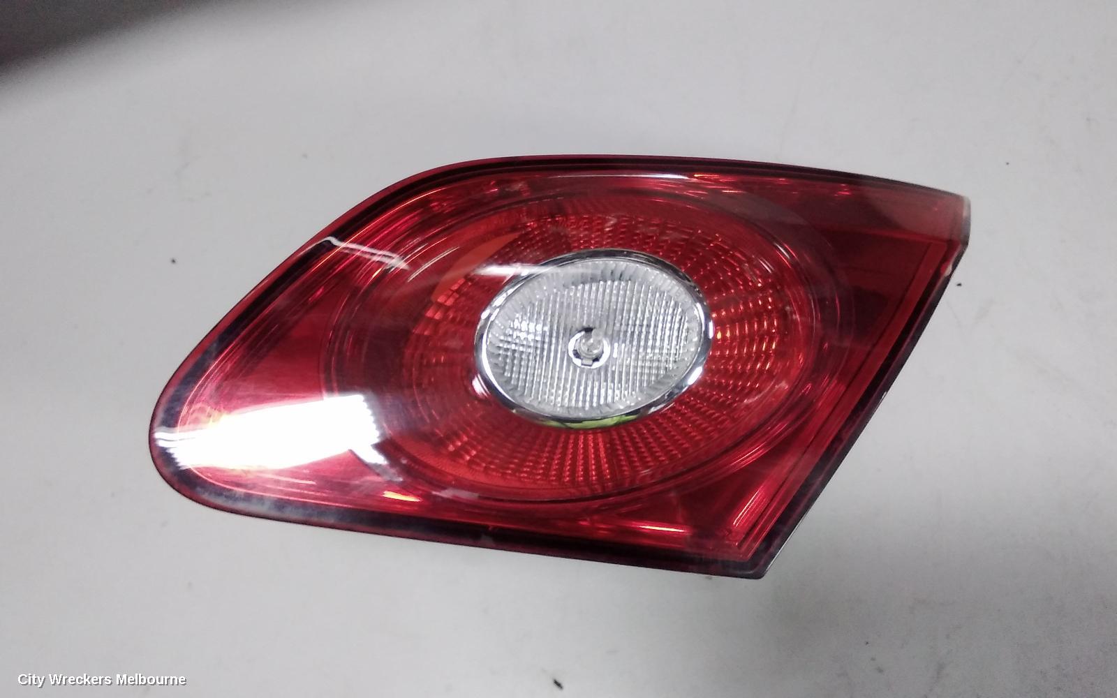 VOLKSWAGEN PASSAT REAR GARNISH, BOOTLID LAMP (RH SIDE), 3CC, SEDAN, 01/2009 - 02/2012 - Image 1