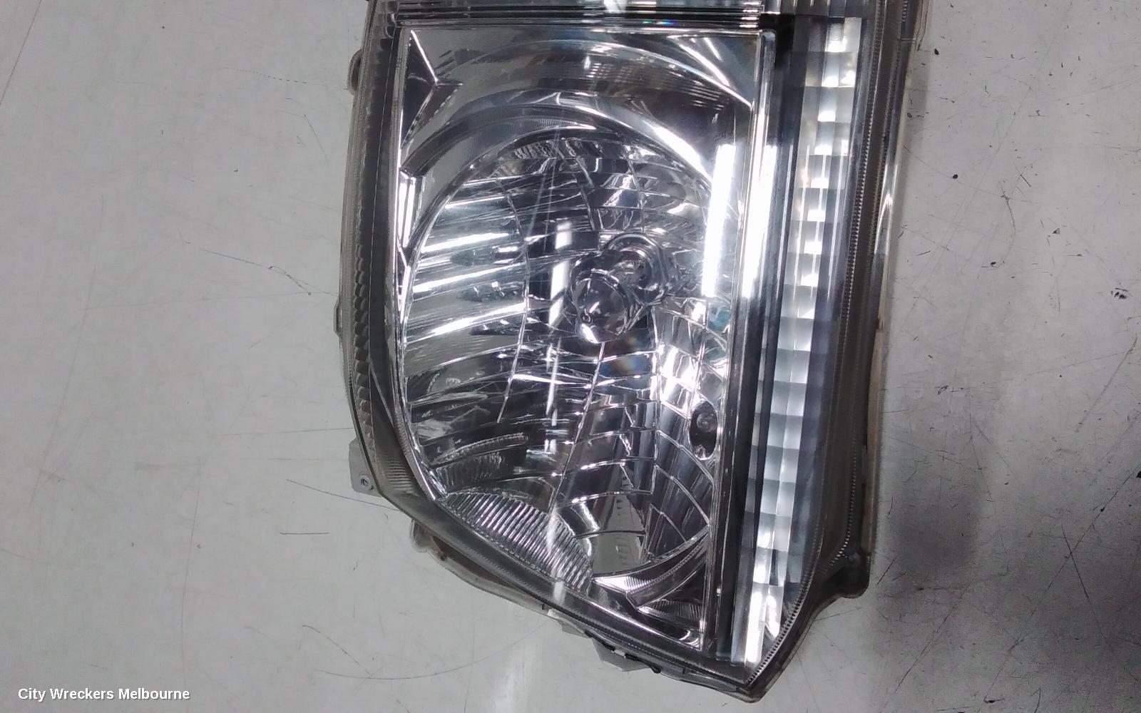 TOYOTA HIACE LEFT HEADLAMP, TRH/KDH, LWB/SWB, LENS# 26-118, 01/2005 - 08/2010 - Image 2