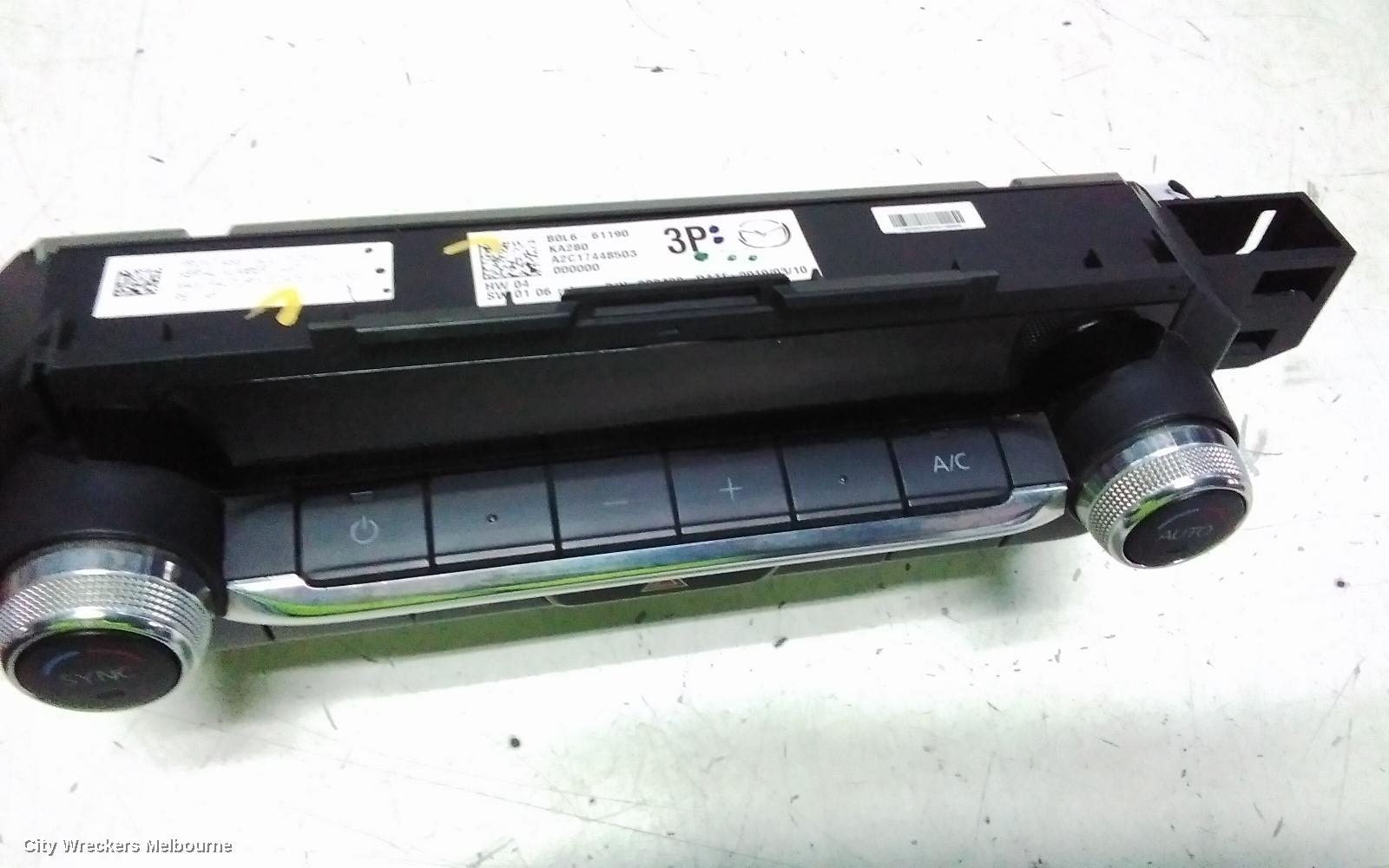 MAZDA 3 HEATER/AC CONTROLS, DUAL ZONE CLIMATE TYPE, BP, 03/2019 ONWARDS - Image 3