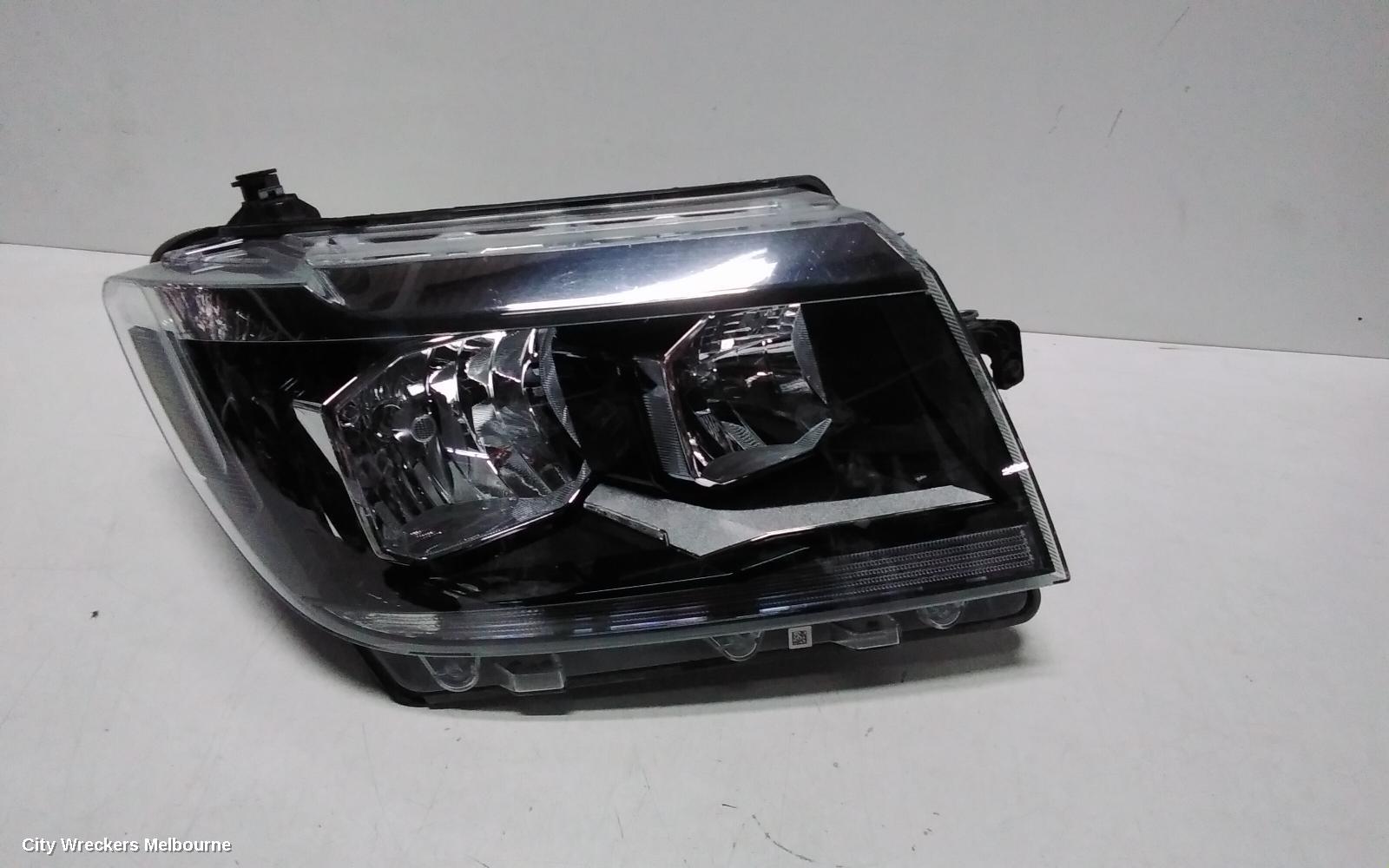 VOLKSWAGEN CRAFTER RIGHT HEADLAMP, SY1, HALOGEN TYPE, 08/2017 ONWARDS - Image 1