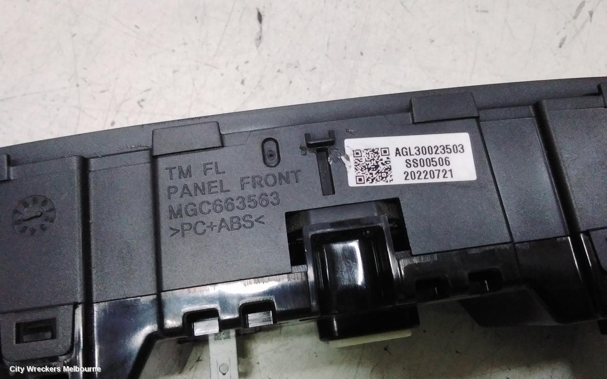 HYUNDAI SANTA FE, TM, 03/2018 - 10/2023, AGL30023601 MULTIMEDIA CONTROL PANEL: 151737 - Image 3