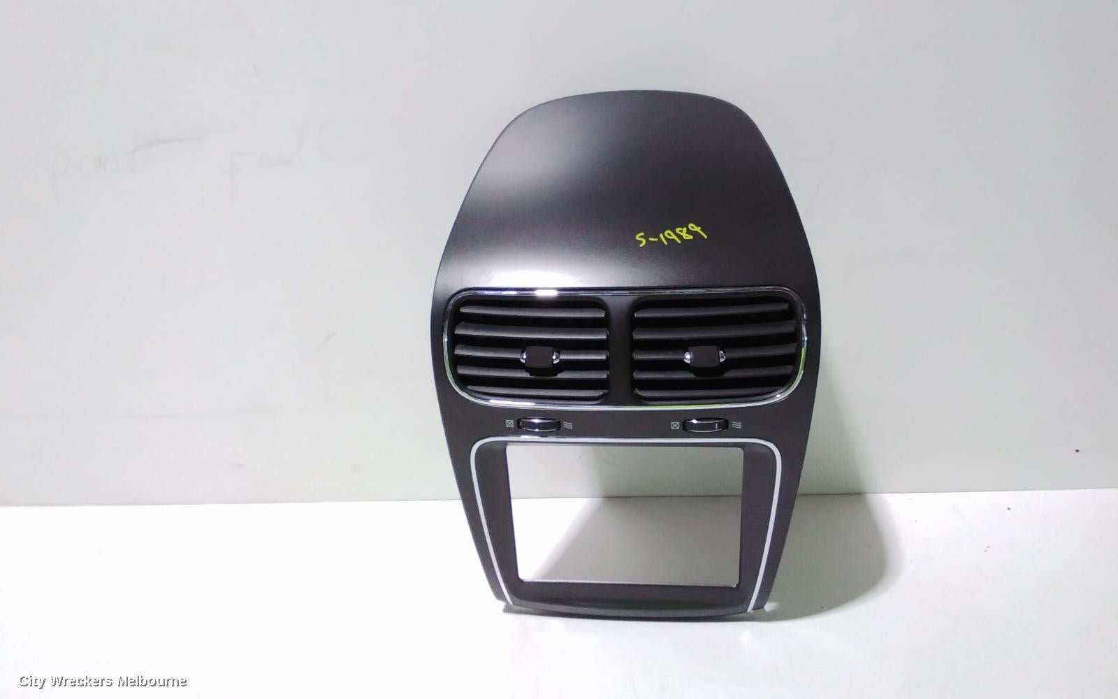FIAT FREEMONT, JF, 04/2013 - 01/2017, CENTER AIRVENT: 96479 - Image 1