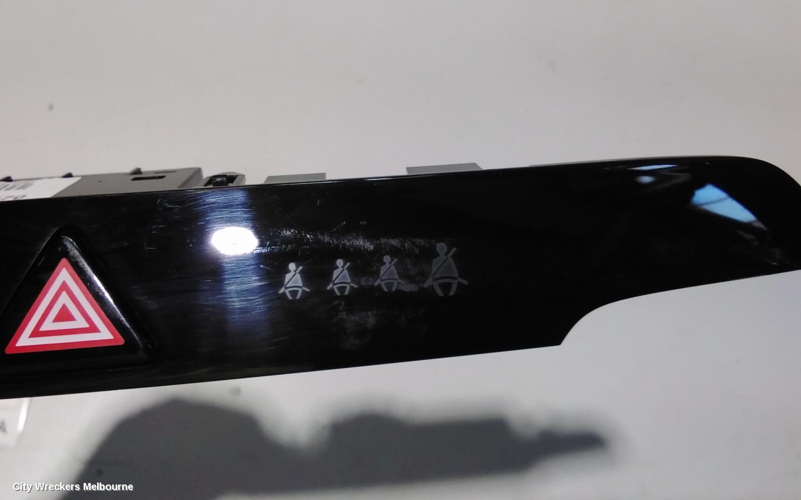 HYUNDAI TUCSON, TL, 06/2015 - 01/2021, HAZARD SWITCH: 79800 - Image 3