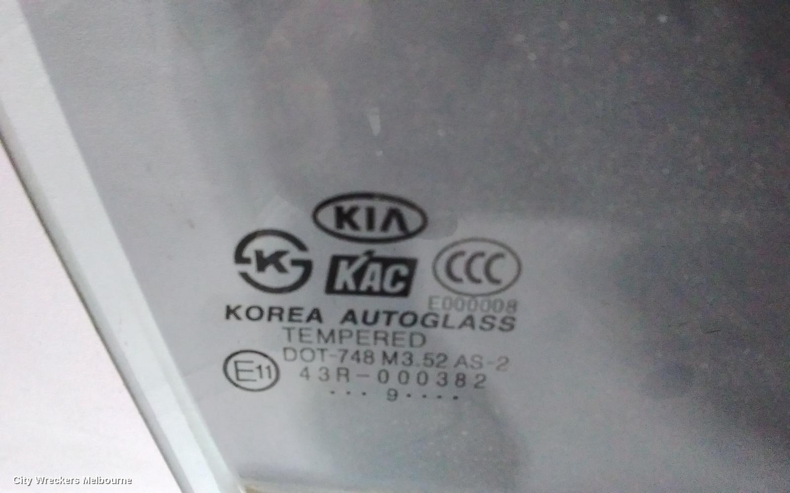 KIA SPORTAGE RIGHT FRONT DOOR WINDOW, KM, 05/2005 - 06/2010 - Image 2