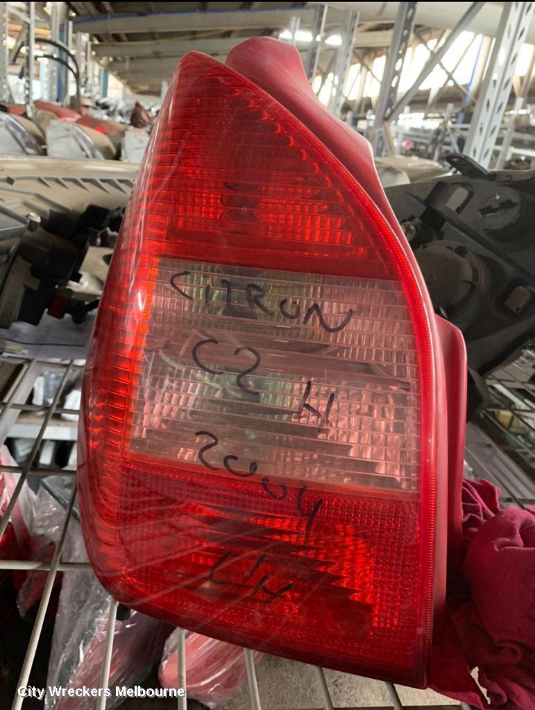 CITROEN C2 LEFT TAILLIGHT, HATCH, PINK INDICATOR LENSE, 03/2004 - 12/2008 - Image 1