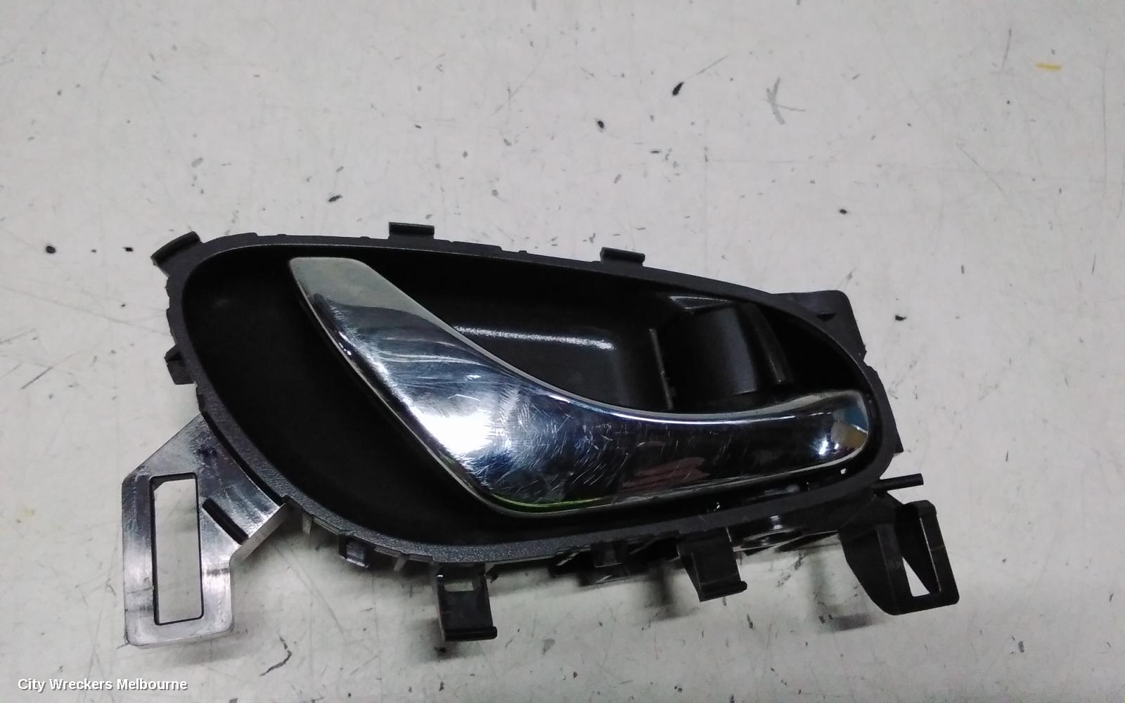 NISSAN NAVARA DOOR HANDLE, NP300,  RH FRONT, INNER, CHROME TYPE, 04/2015 ONWARDS - Image 2