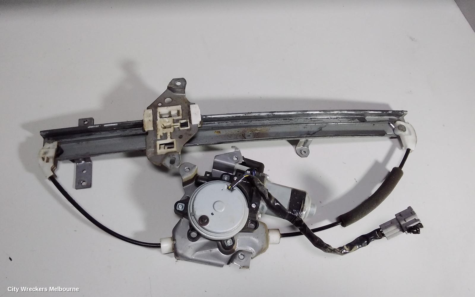 NISSAN NAVARA RIGHT FRONT WINDOW REG/MOTOR, D22, POWER, 06/2007 - 08/2015 - Image 3