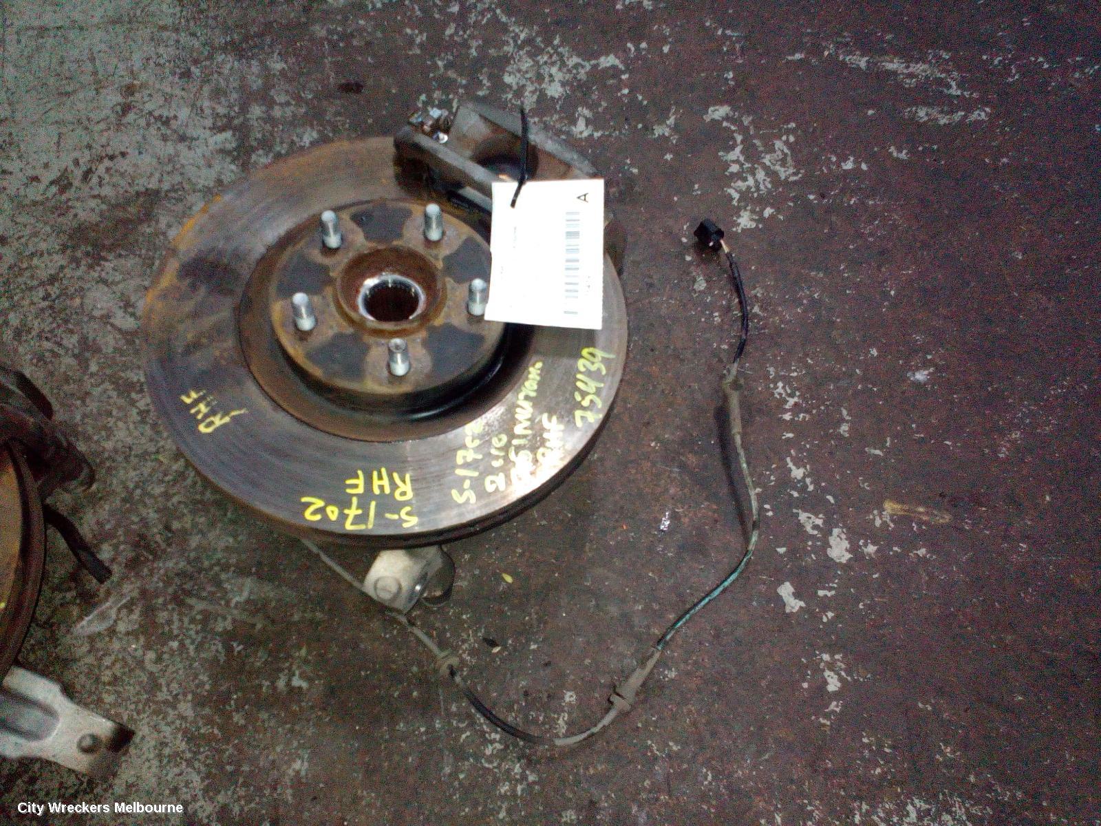 NISSAN MURANO RIGHT FRONT HUB ASSEMBLY, Z51, 12/2008 - 12/2014 - Image 1