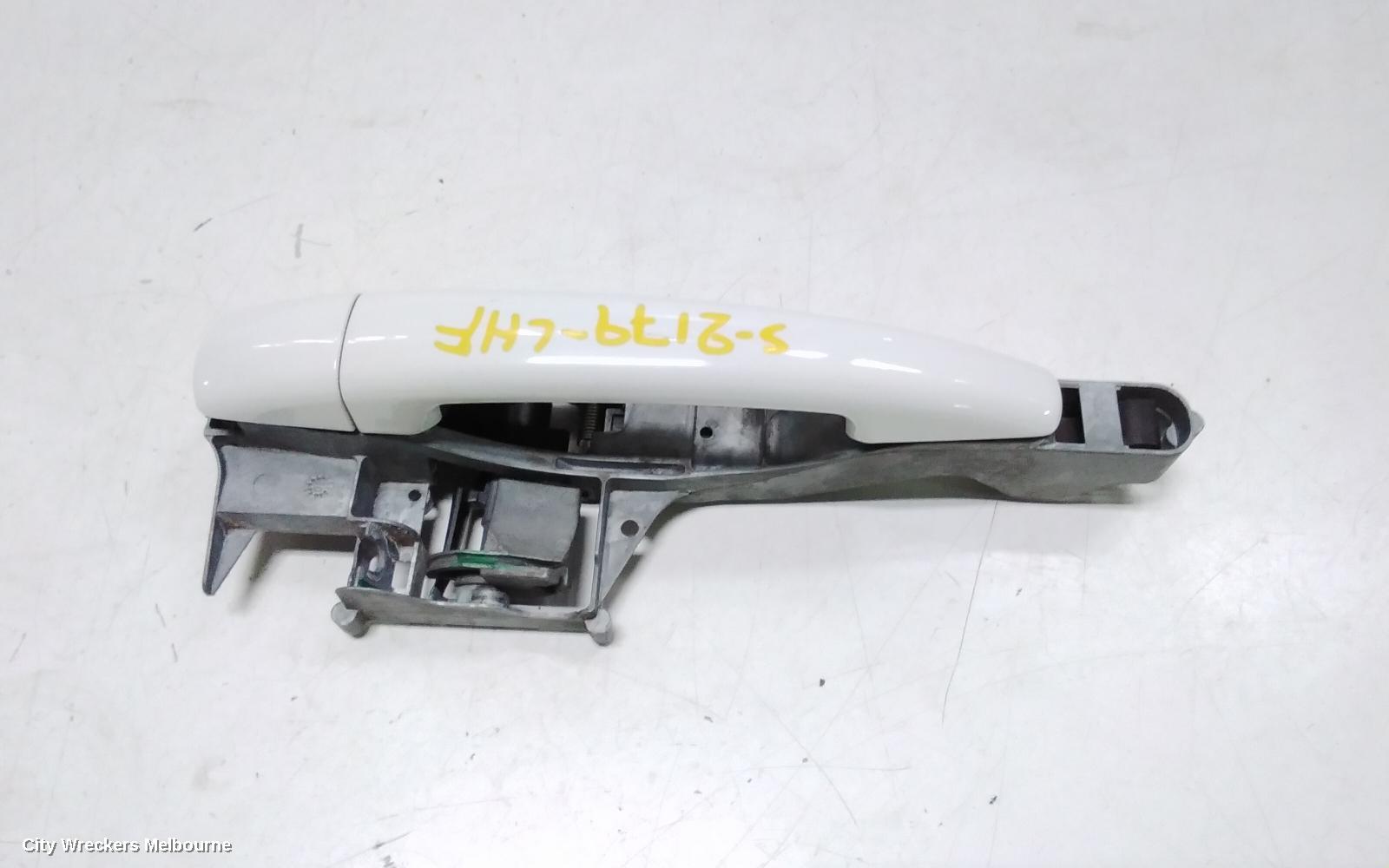 PEUGEOT 308 DOOR HANDLE, OUTER, LH FRONT, T7, HATCH/WAGON, 09/2007 - 12/2013 - Image 3