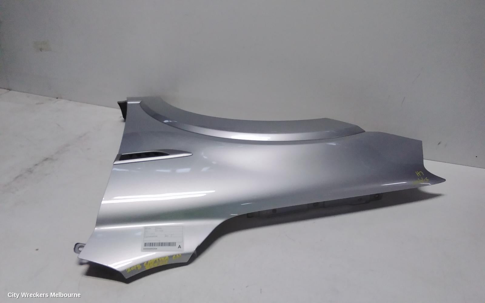HOLDEN CAPTIVA LEFT GUARD, CG, 10/2015 - 06/2018 - Image 1
