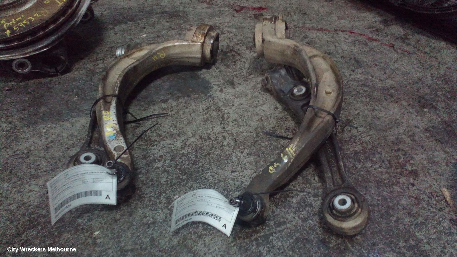 AUDI Q5 RIGHT FRONT LOWER CONTROL ARM, 8R, FRONT (STRAIGHT), 03/2009 - 01/2017 - Image 1