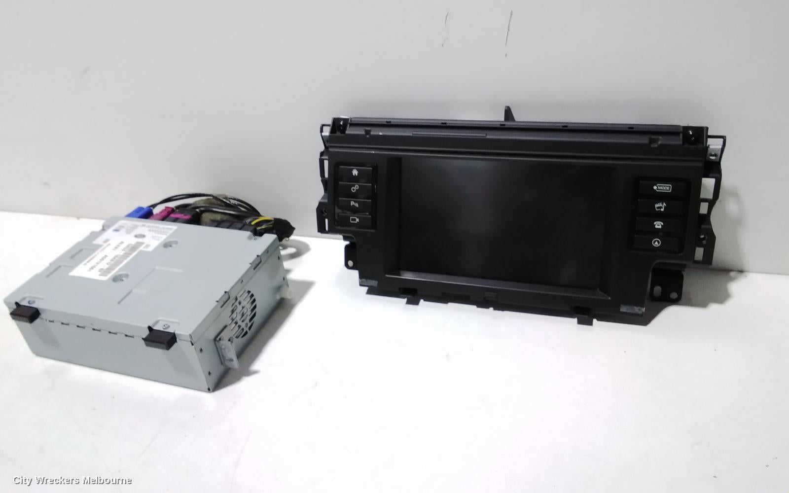 LAND ROVER DISCOVERY SPORT RADIO/CD/DVD/SAT/TV, DISPLAY UNIT, 8IN TOUCHSCREEN, L550, 01/2015 - 06/2019 - Image 1