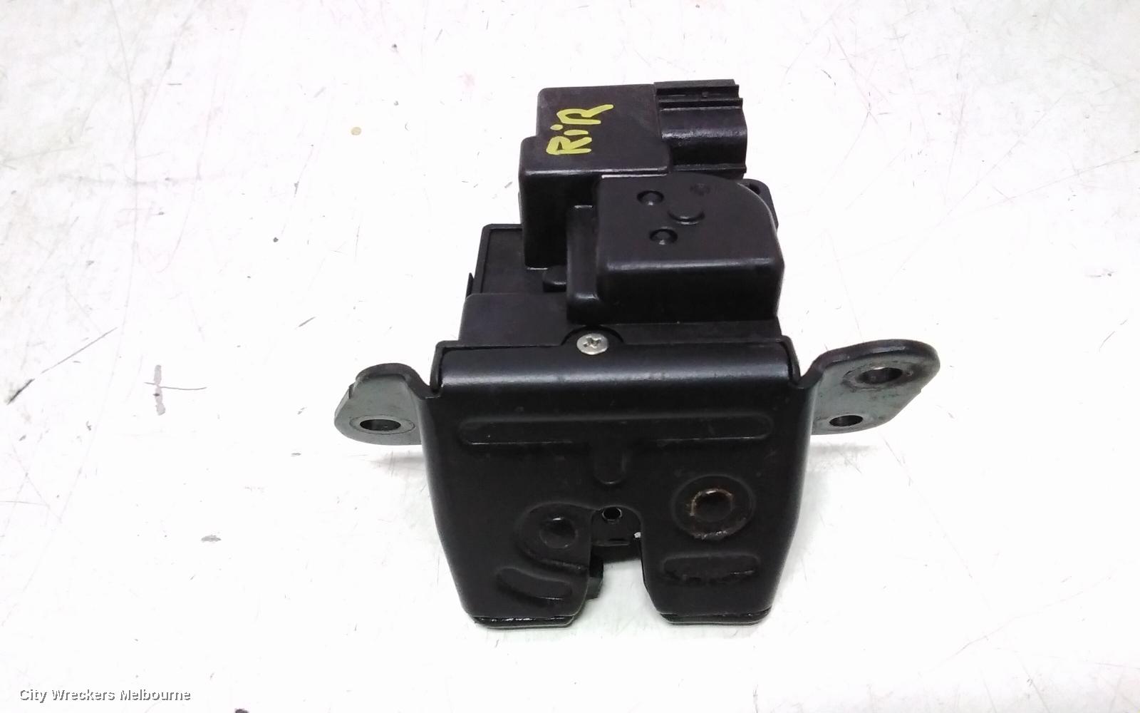KIA SPORTAGE DOOR/BOOT/GATE LOCK, TAILGATE LOCK, SL, KOREAN/SLOVAKIAN BUILT (VIN KNAP/U5YP), 05/2010 - 10/2015 - Image 2