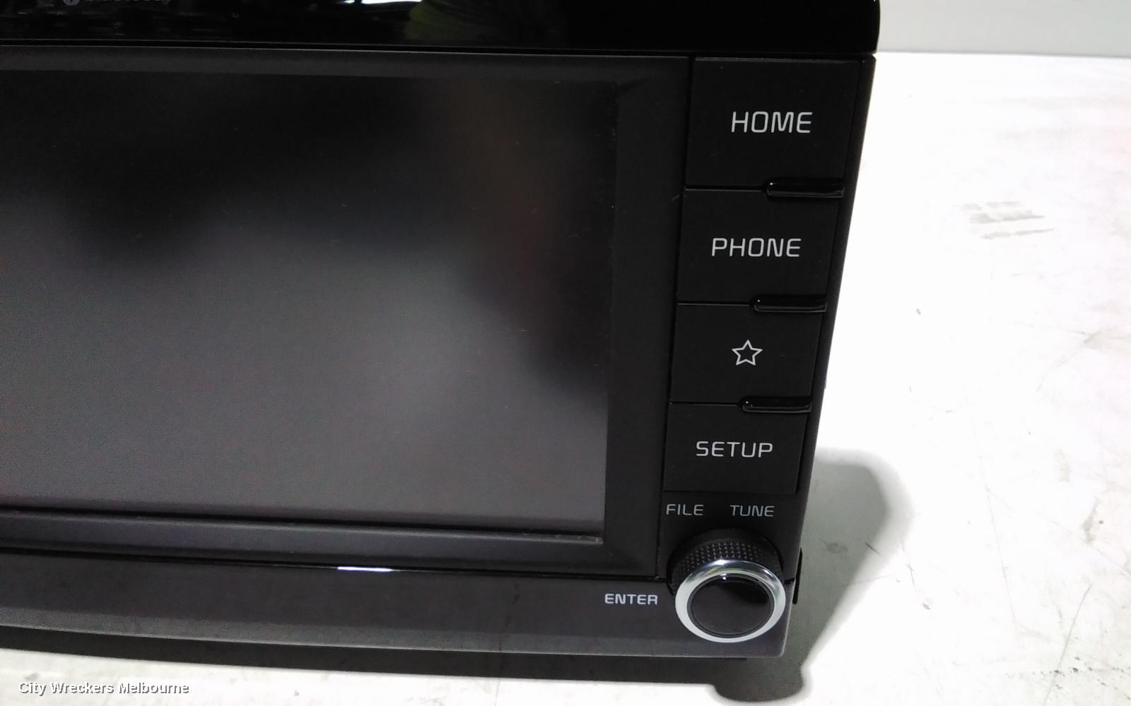 KIA RIO RADIO/CD/DVD/SAT/TV, HEAD UNIT, W/ DISPLAY UNIT, 7IN TOUCHSCREEN, NON SAT NAV TYPE, YB, 06/2018 - 06/2020 - Image 3