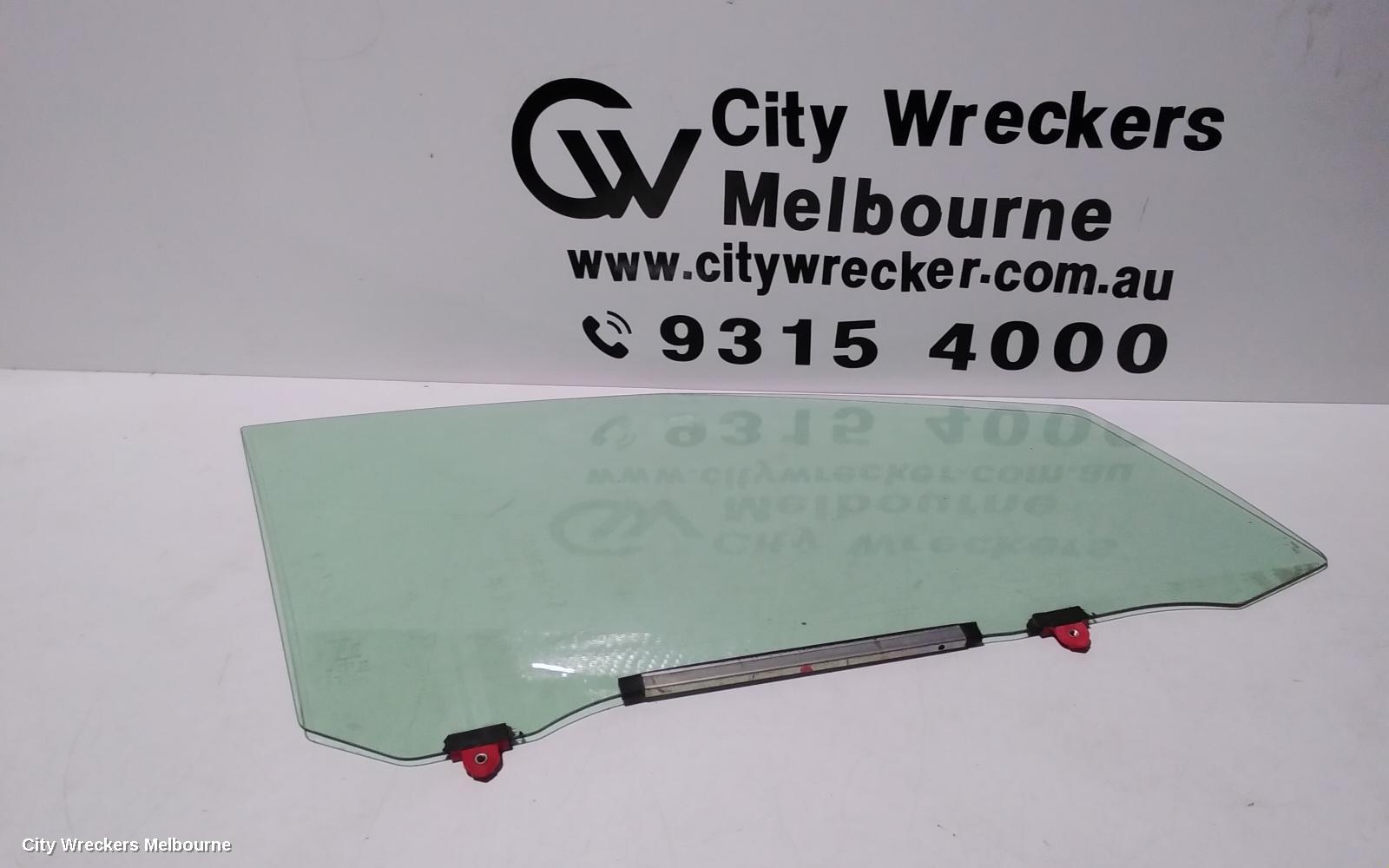 TOYOTA ESTIMA RIGHT FRONT DOOR WINDOW, XR50, 05-19 - Image 1