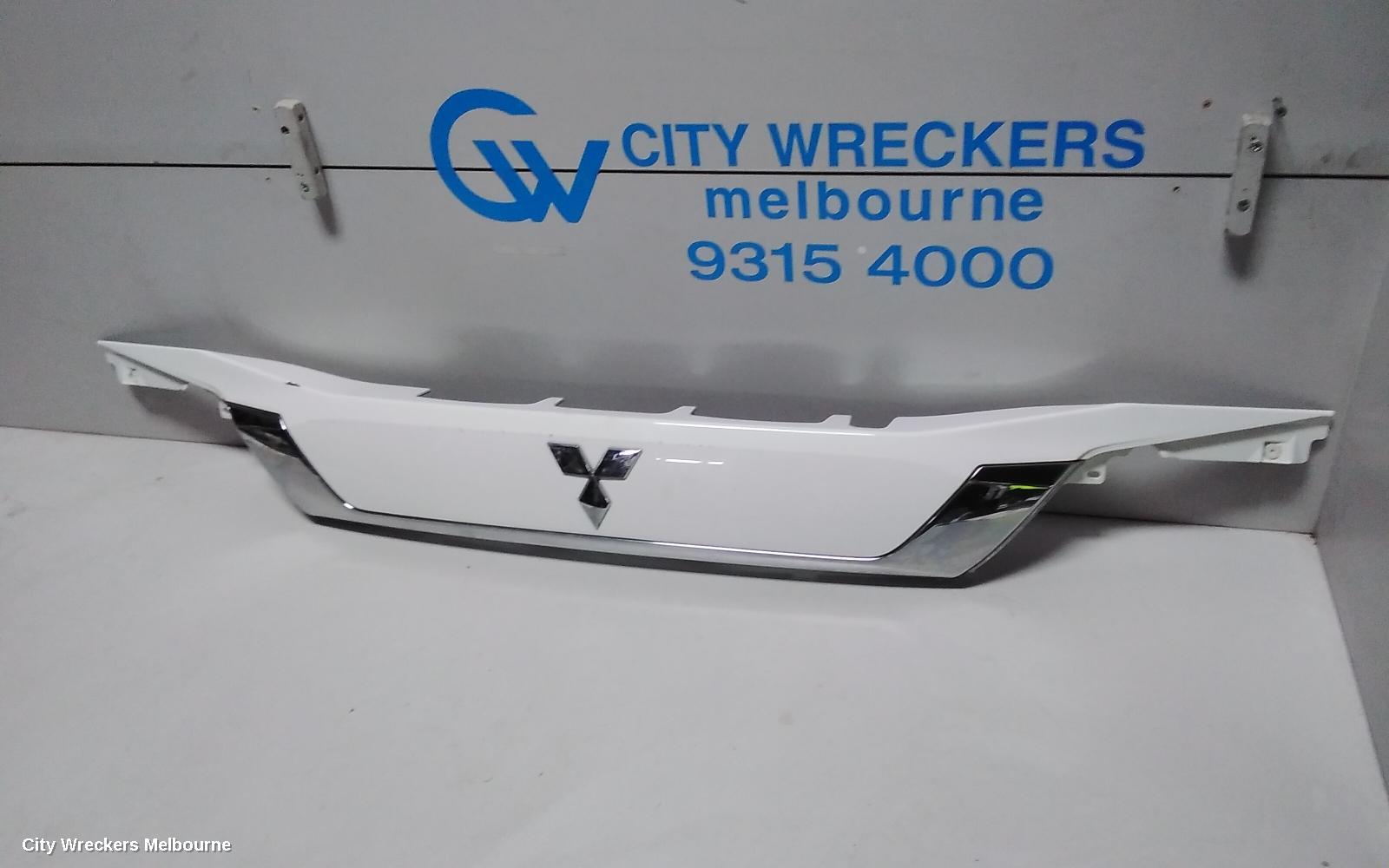 MITSUBISHI OUTLANDER REAR GARNISH, TAILGATE GARNISH (CENTRE), ZK-ZL, 04/2015 ONWARDS - Image 2